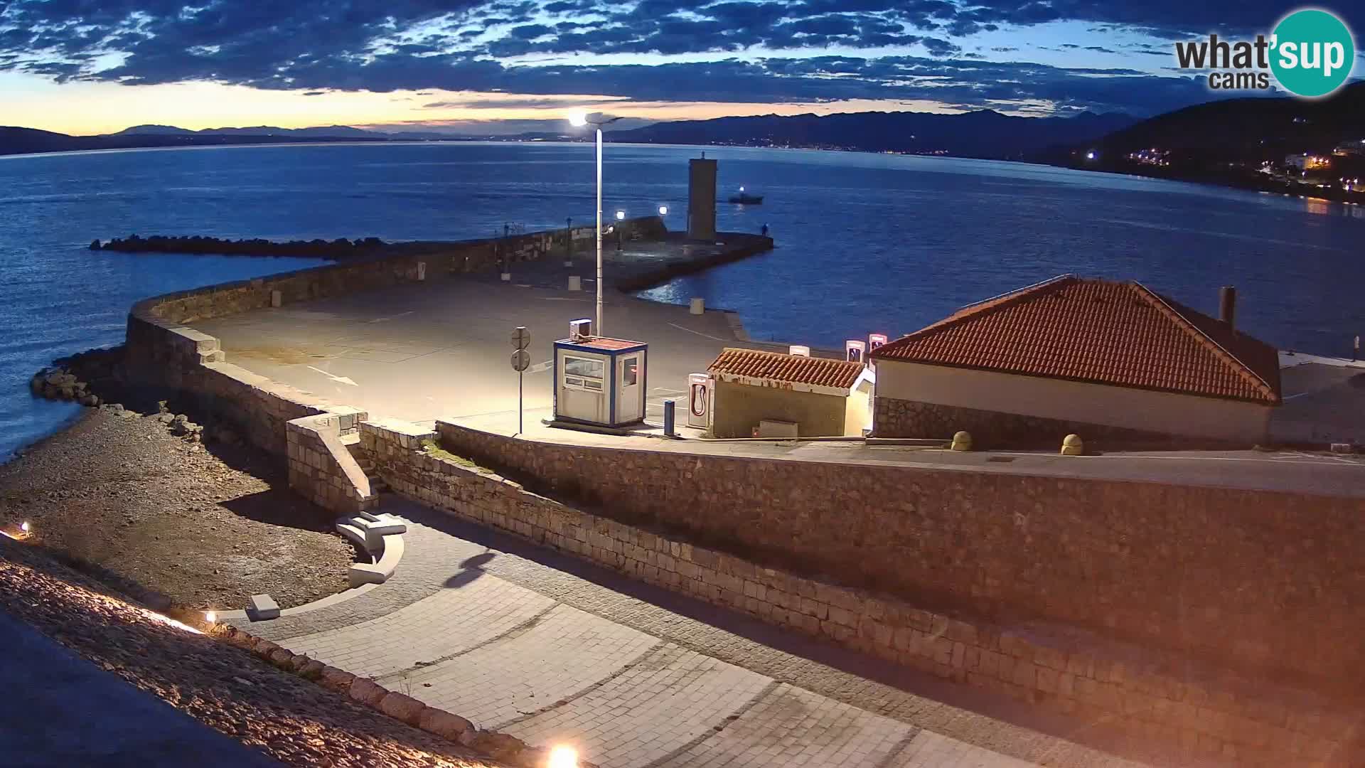Senj Harbour Webcam – Breakwater & Lighthouse Live View