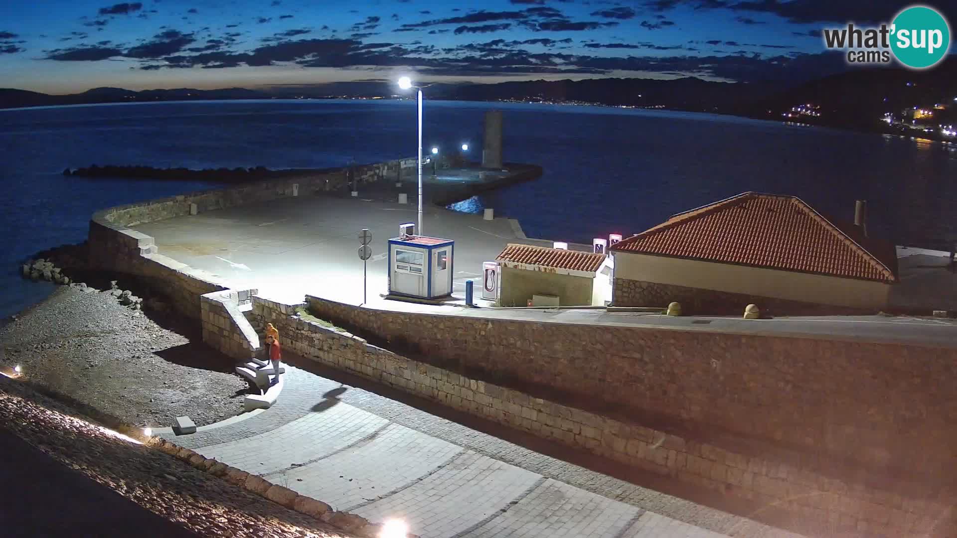 Webcam port de Senj – Vue sur la jetée et le phare