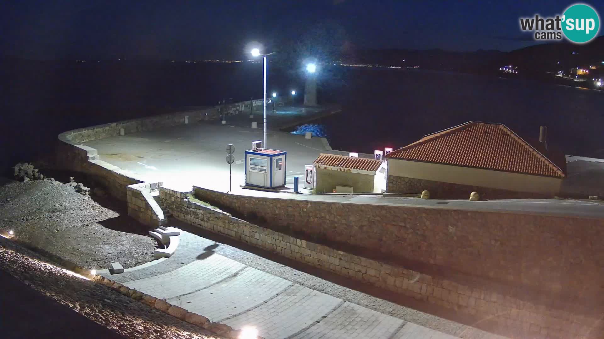 Senj Hafen Webcam – Wellenbrecher & Leuchtturm Liveblick