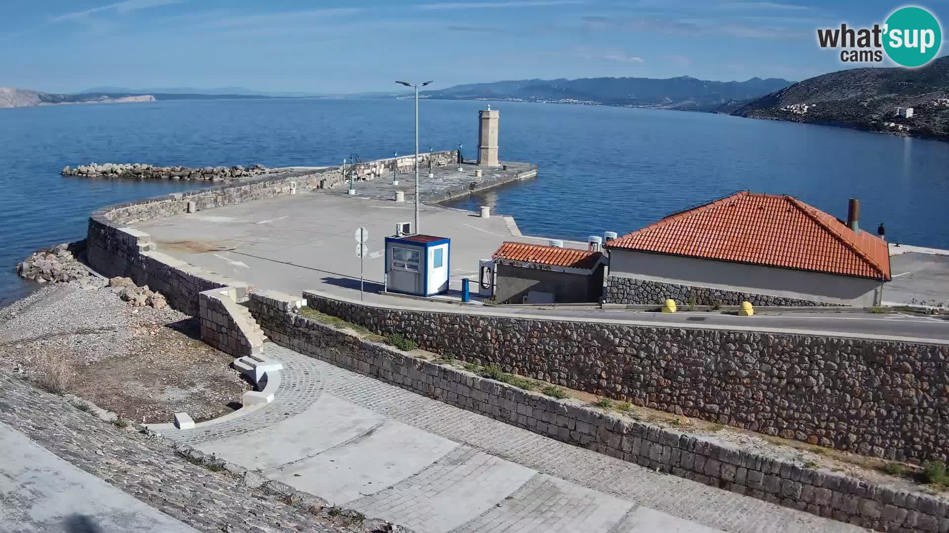 Webcam port de Senj – Vue sur la jetée et le phare