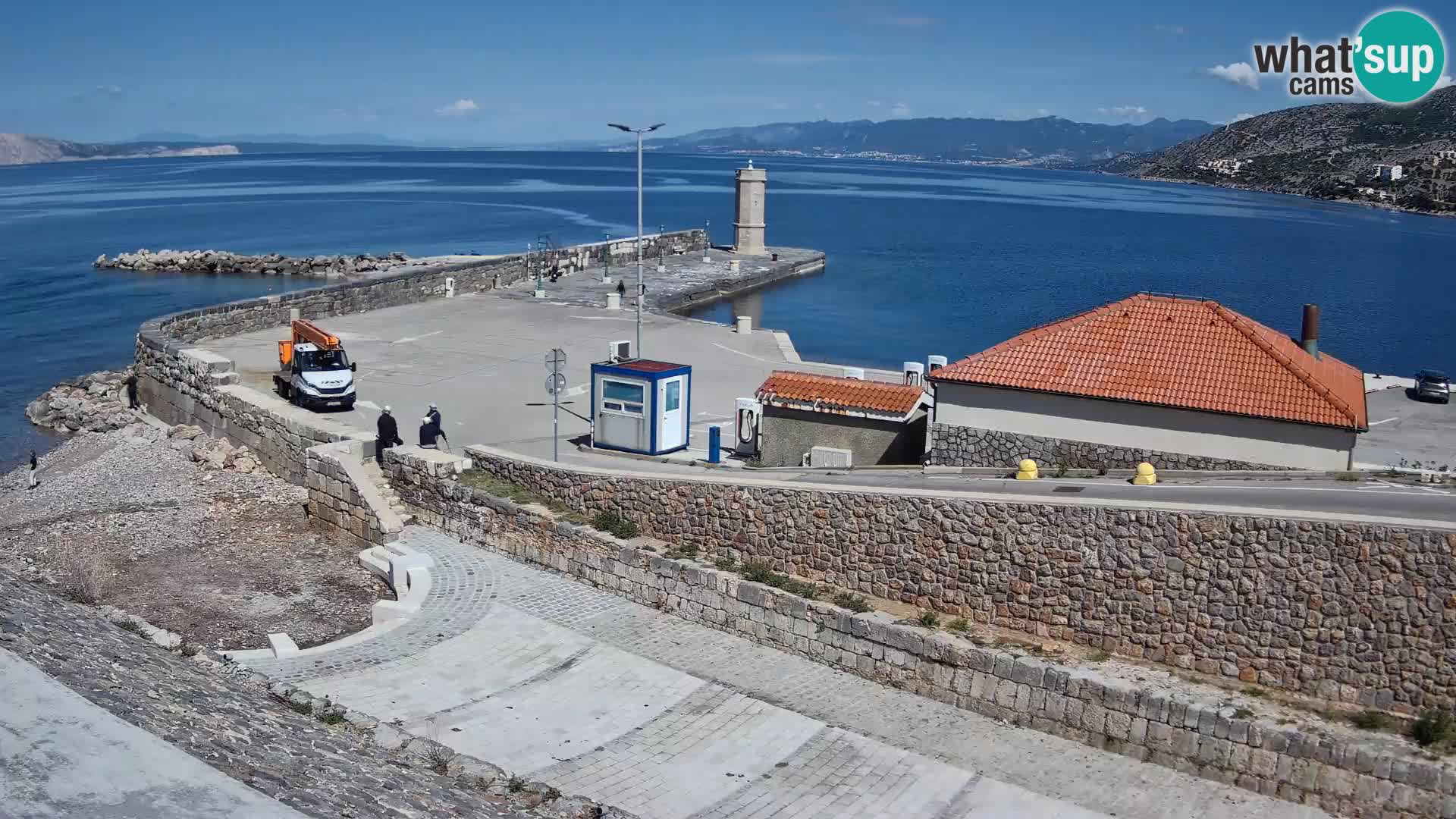 Webcam port de Senj – Vue sur la jetée et le phare