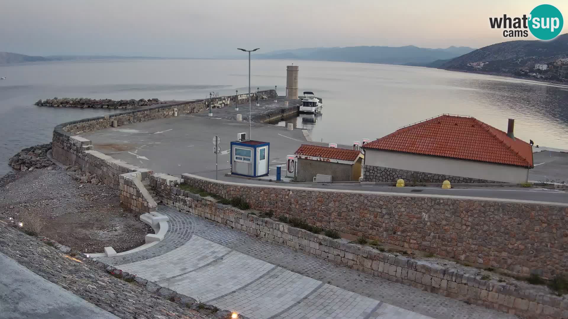 Senj Harbour Webcam – Breakwater & Lighthouse Live View