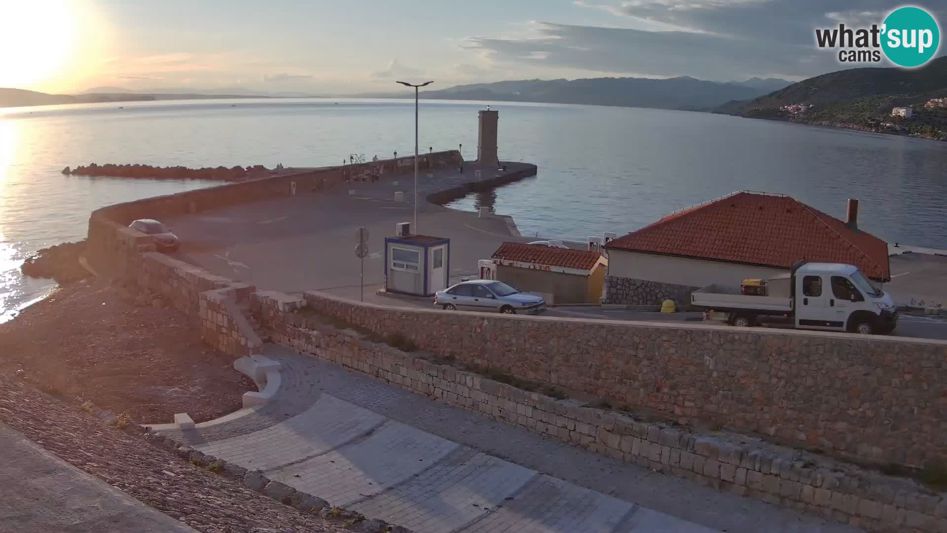 Web kamera Senj luka – Lukobran i svjetionik uživo
