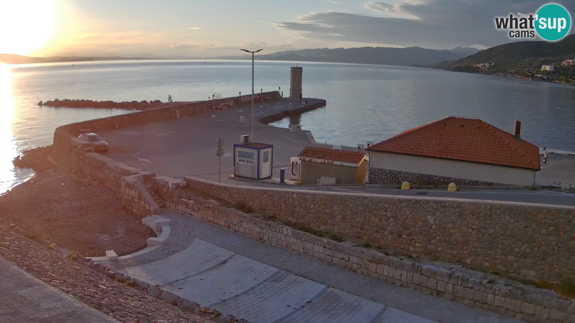 Senj Hafen Webcam – Wellenbrecher & Leuchtturm Liveblick