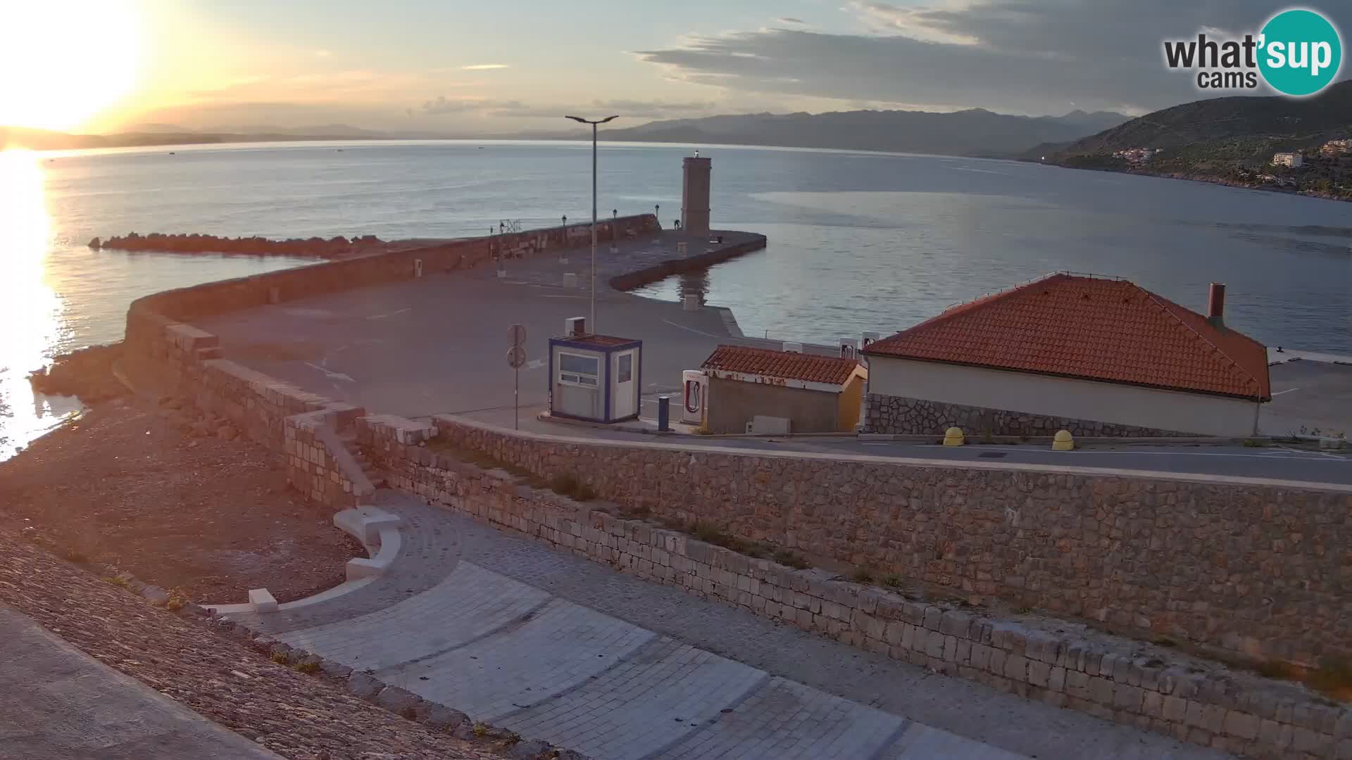 Web kamera Senj luka – Lukobran i svjetionik uživo