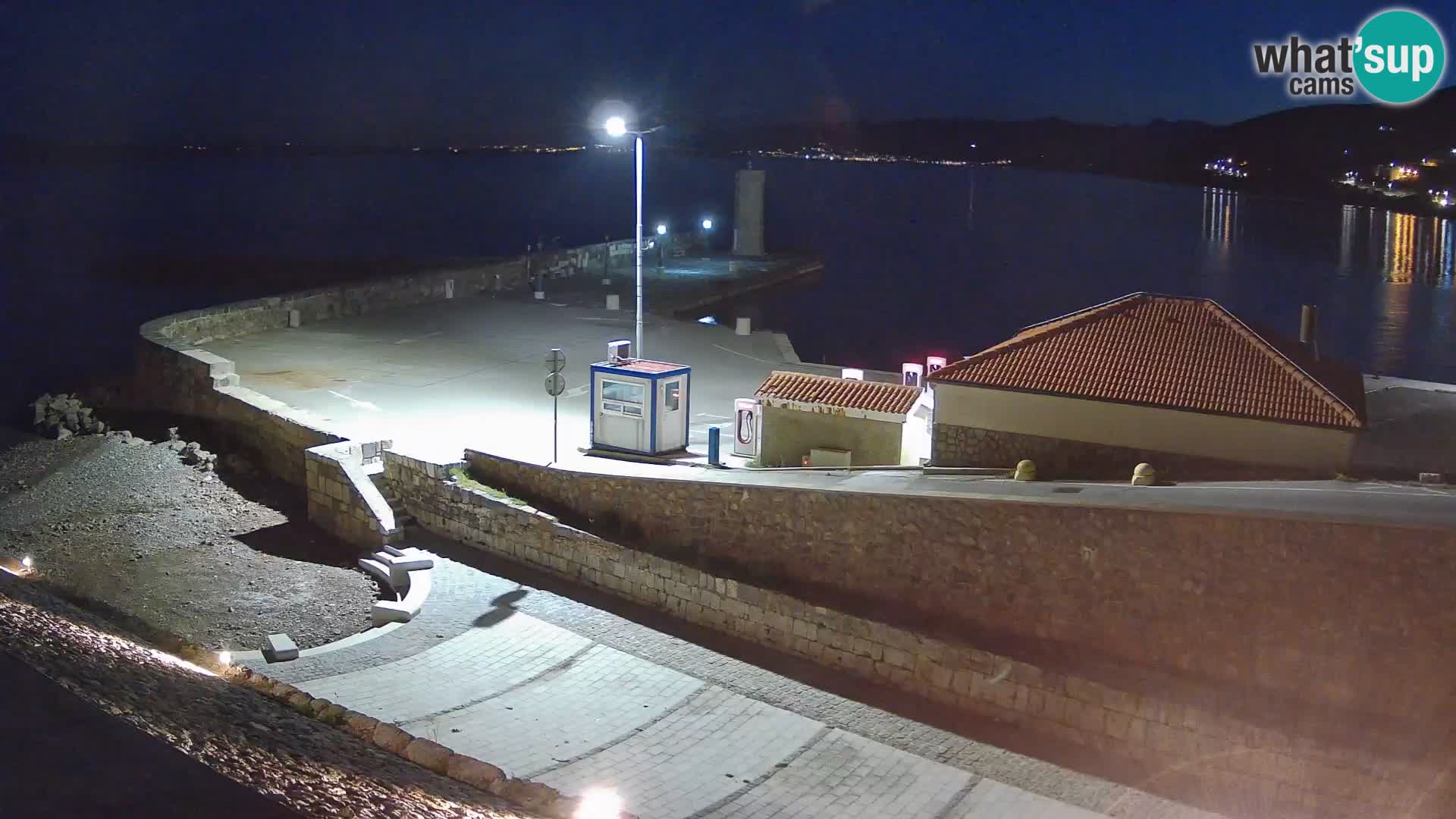 Webcam puerto de Senj – Rompeolas y faro en directo