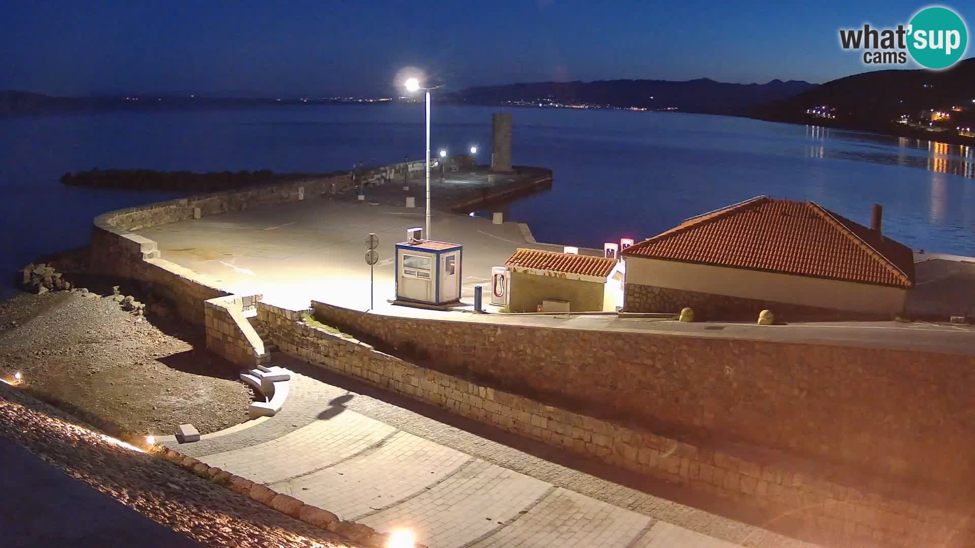 Web kamera Senj luka – Lukobran i svjetionik uživo