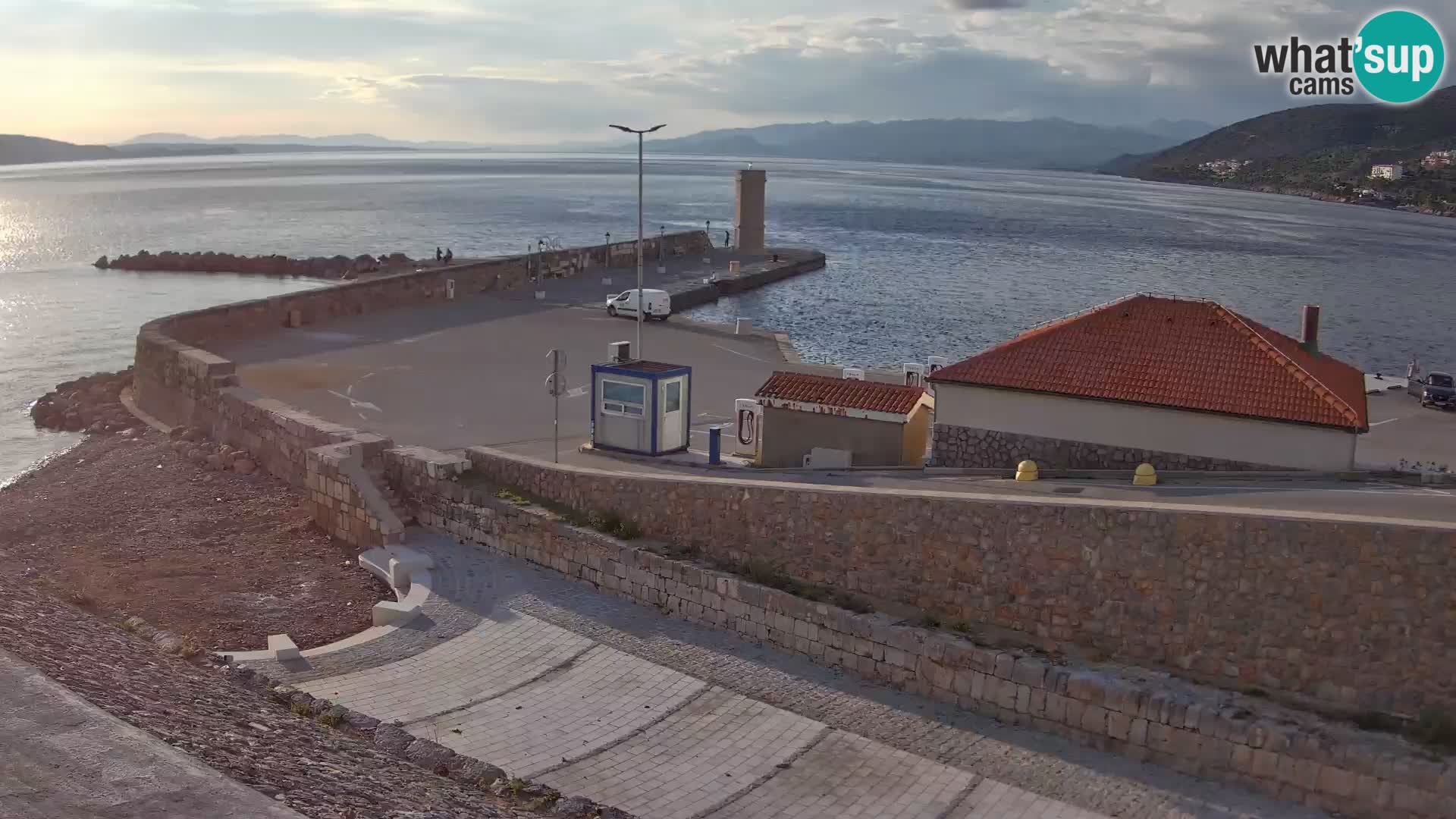 Webcam Porto di Segna – Frangiflutti e Faro in diretta