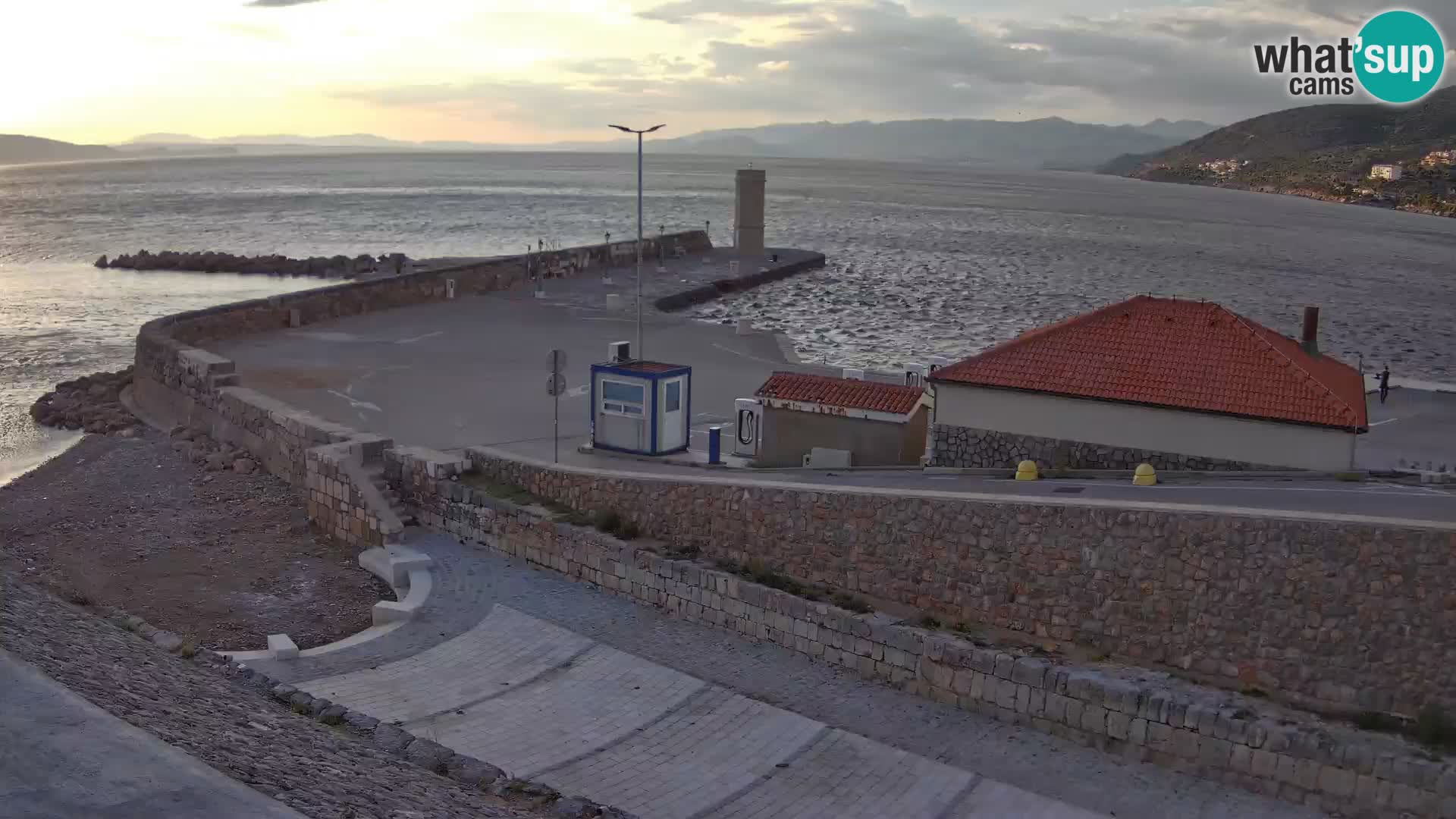 Webcam Porto di Segna – Frangiflutti e Faro in diretta