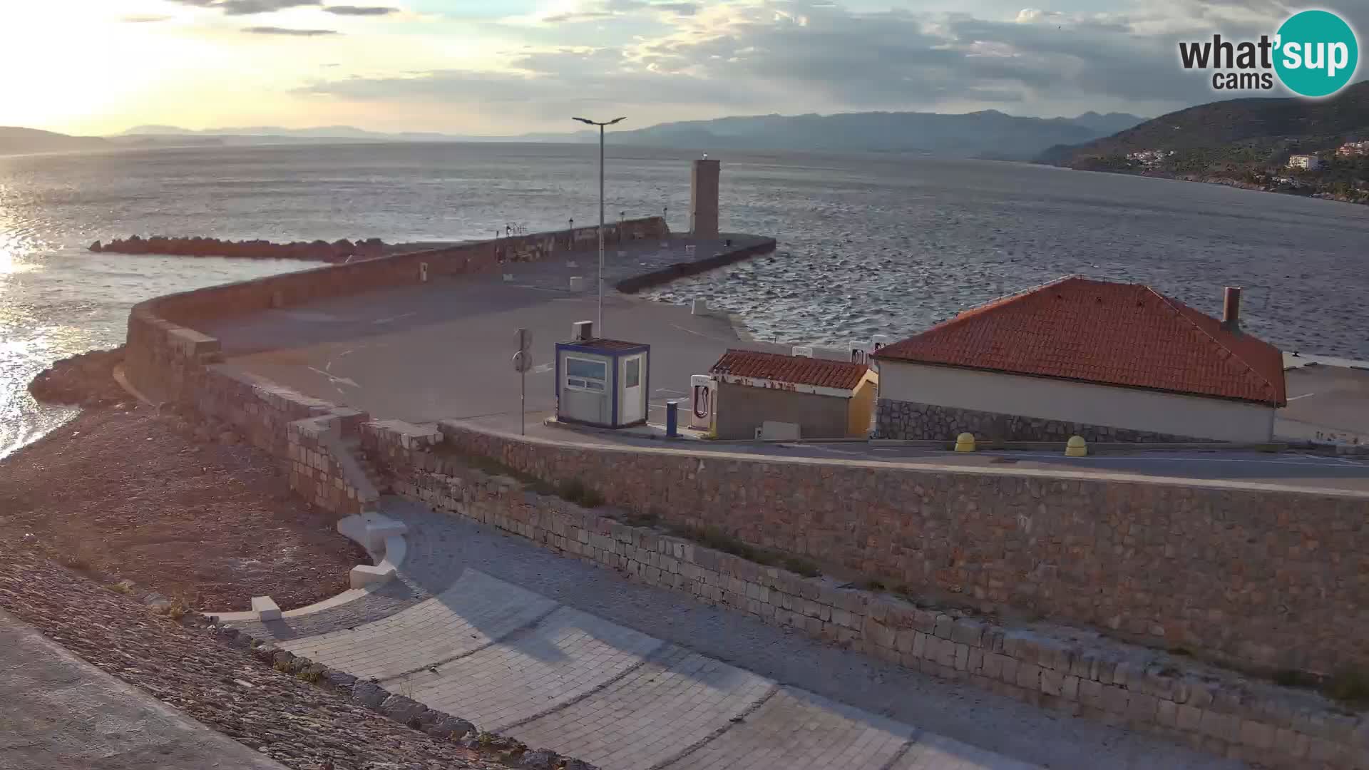 Webcam Porto di Segna – Frangiflutti e Faro in diretta
