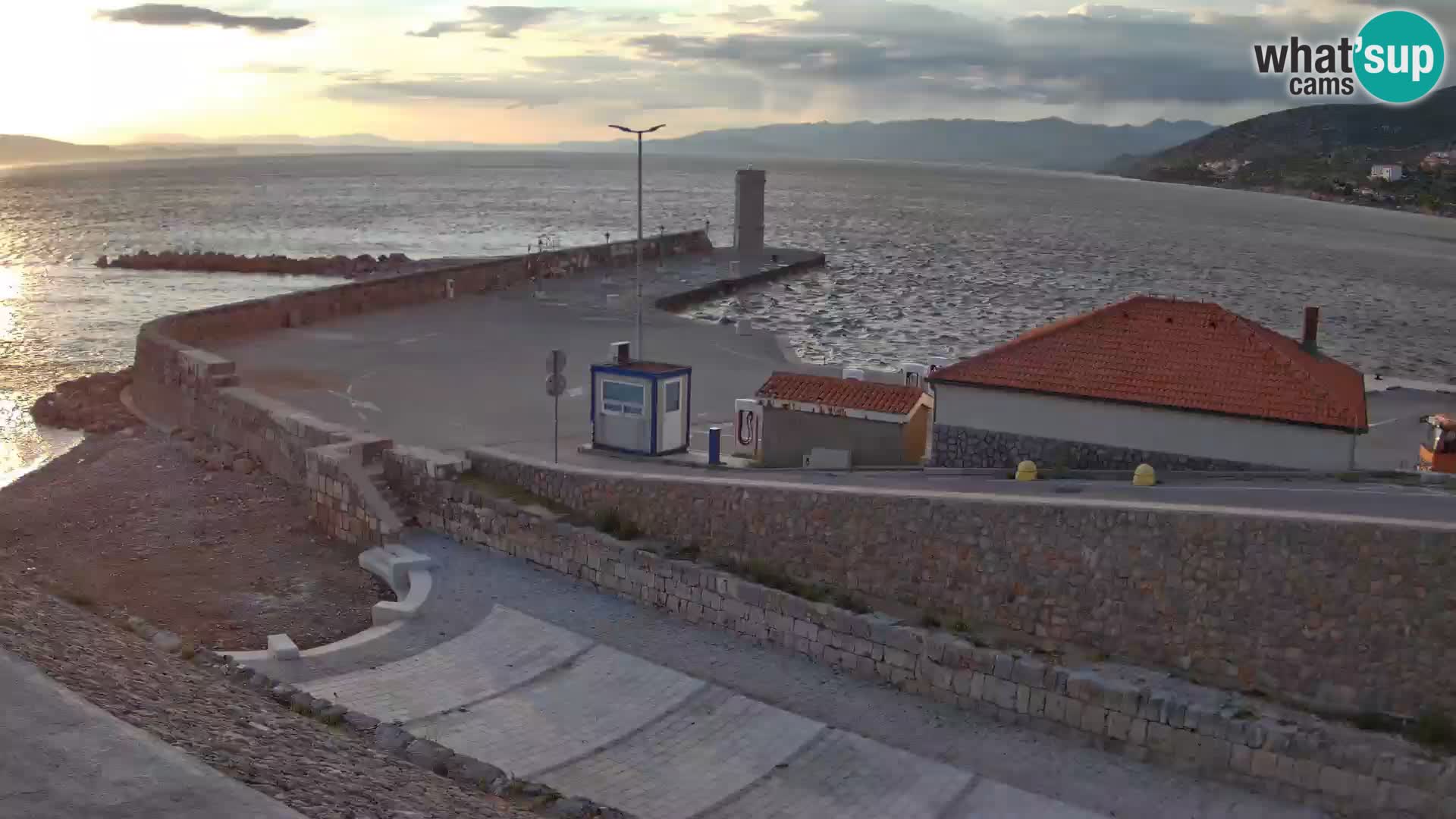 Senj Harbour Webcam – Breakwater & Lighthouse Live View