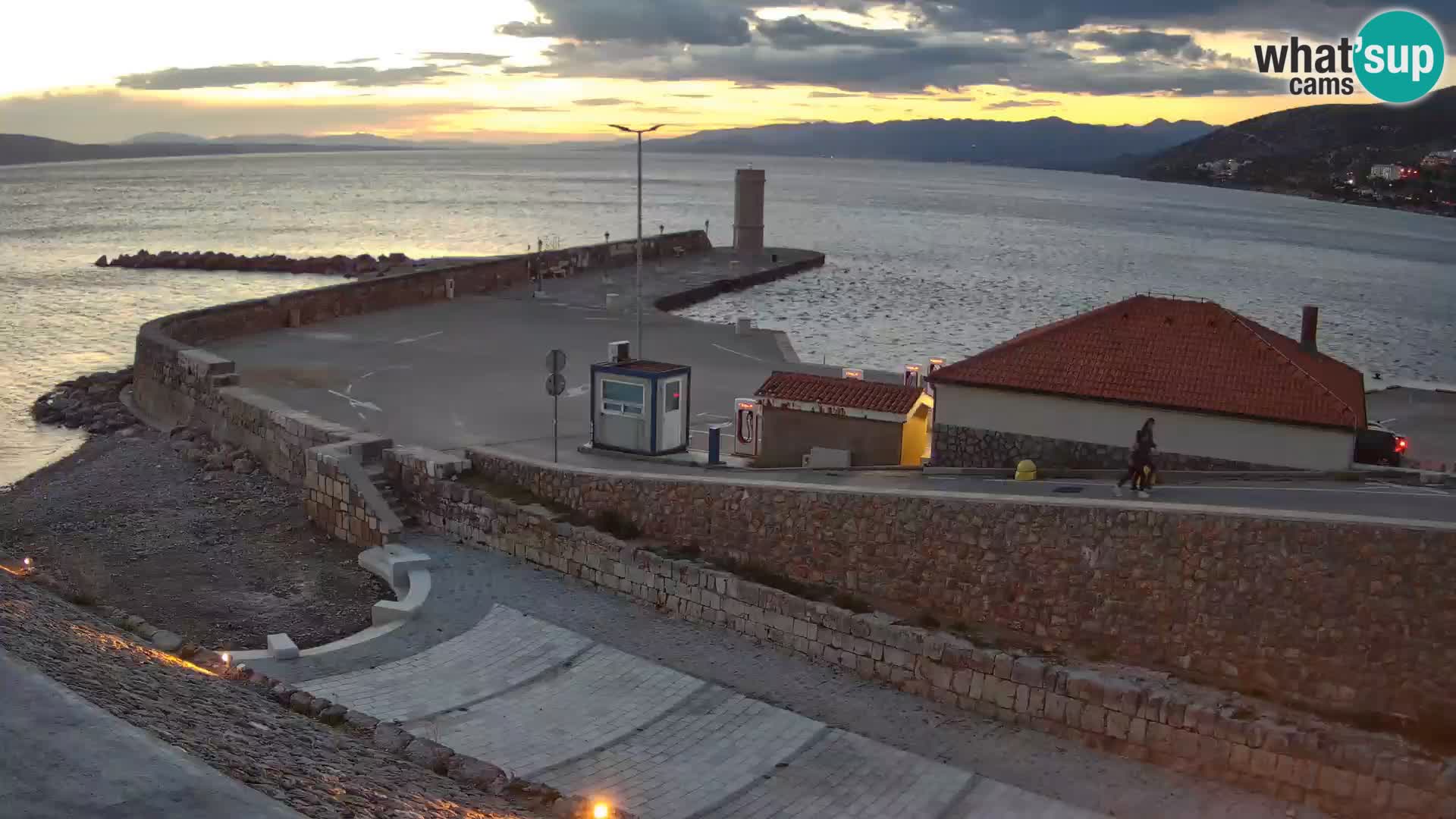 Senj Hafen Webcam – Wellenbrecher & Leuchtturm Liveblick