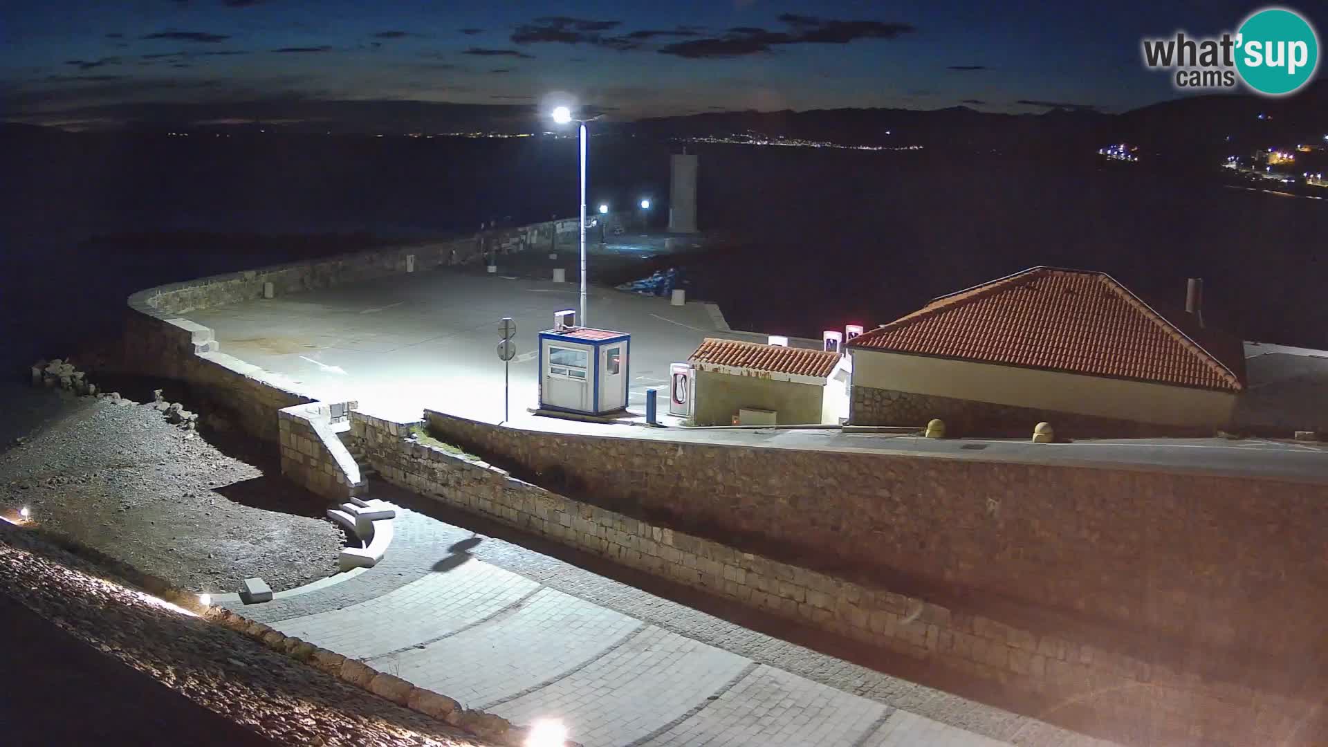 Webcam port de Senj – Vue sur la jetée et le phare
