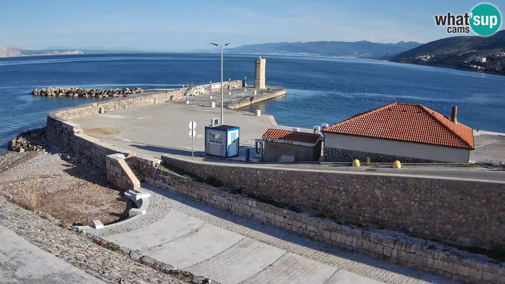 Senj Hafen Webcam – Wellenbrecher & Leuchtturm Liveblick