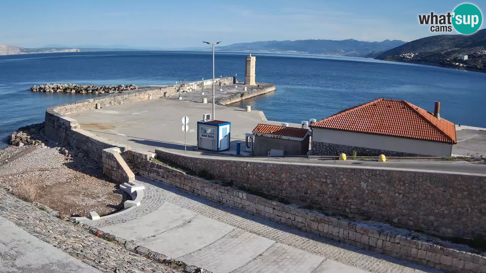 Senj Hafen Webcam – Wellenbrecher & Leuchtturm Liveblick