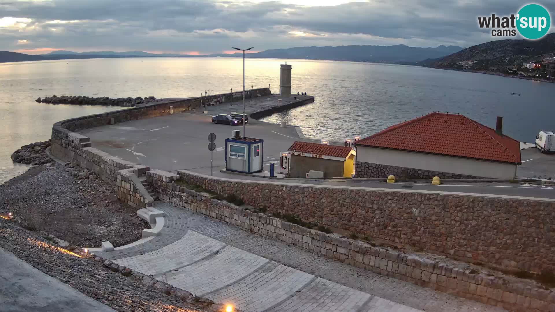 Webcam puerto de Senj – Rompeolas y faro en directo