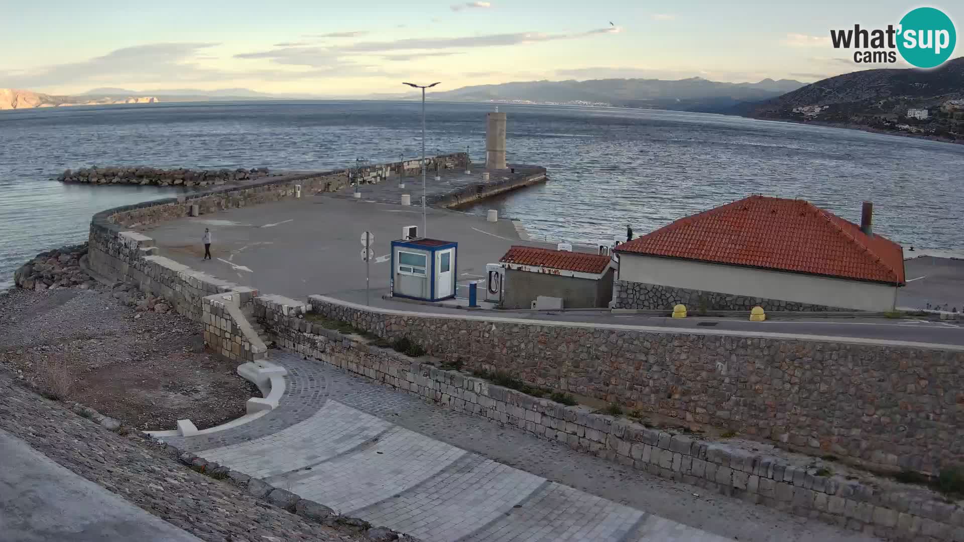 Webcam Porto di Segna – Frangiflutti e Faro in diretta