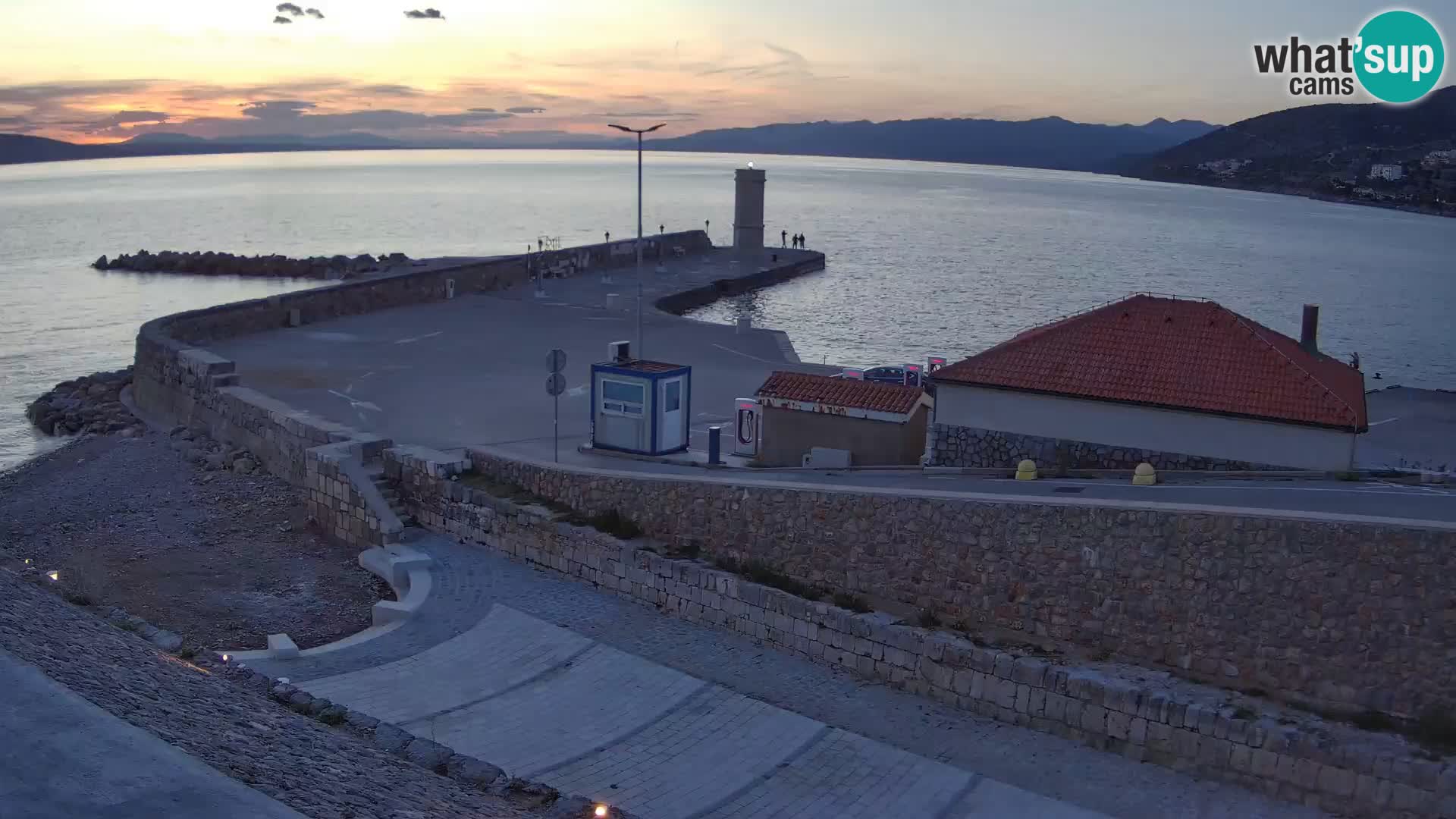 Senj Hafen Webcam – Wellenbrecher & Leuchtturm Liveblick