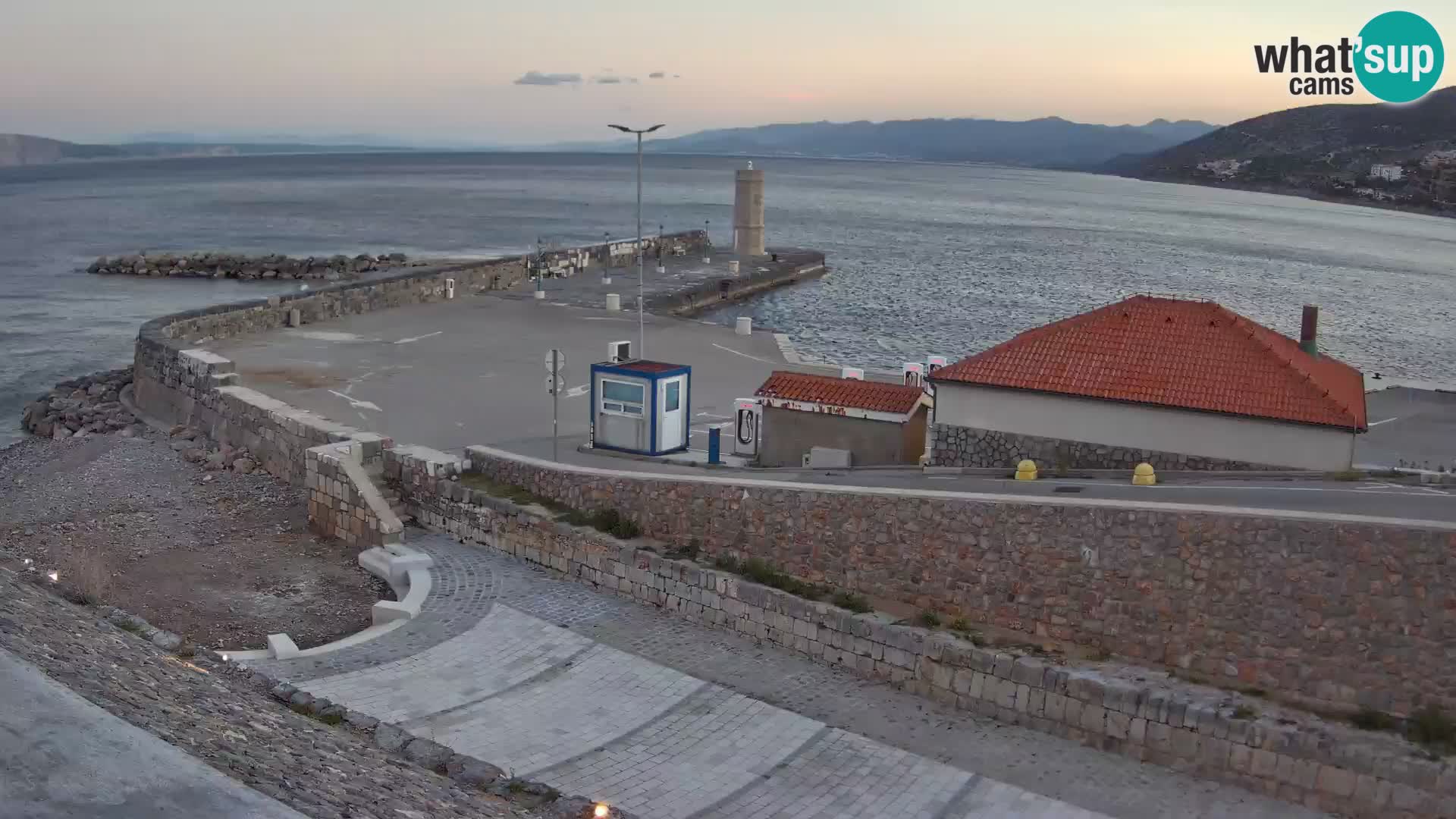Webcam Porto di Segna – Frangiflutti e Faro in diretta
