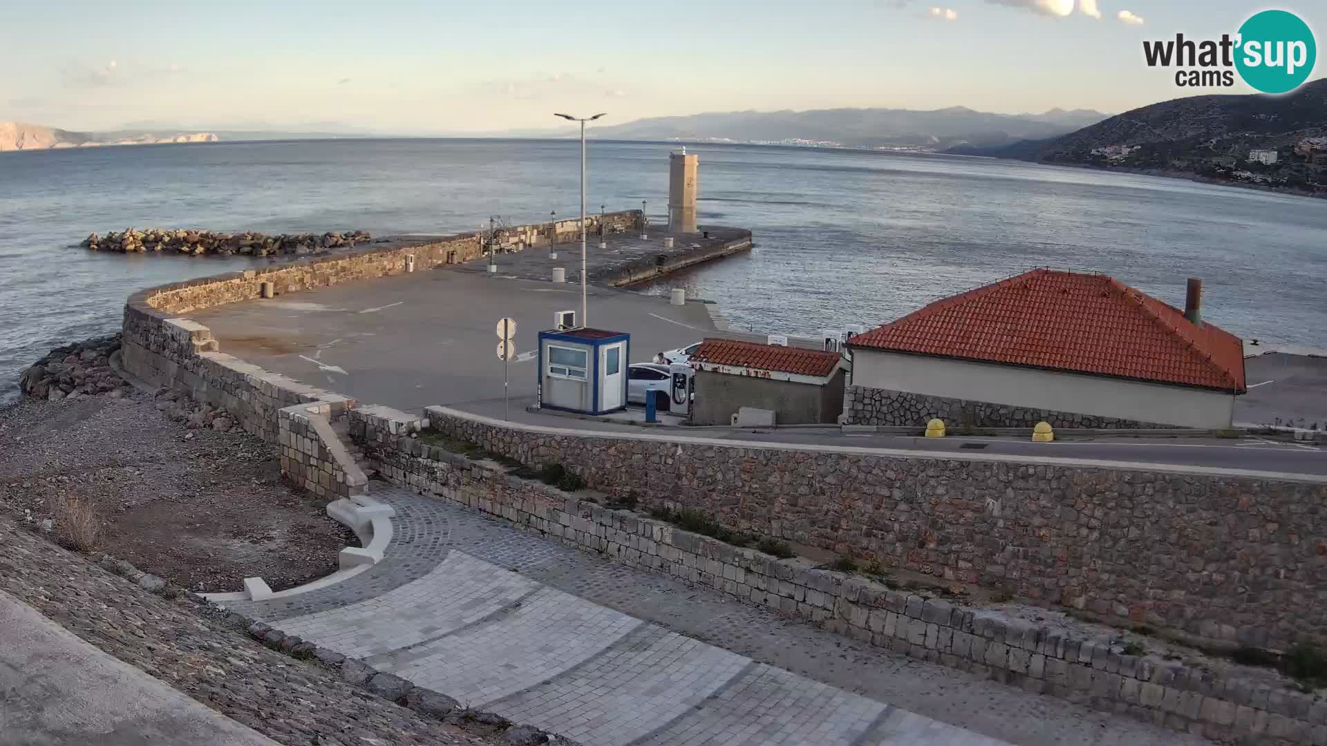 Web kamera Senj luka – Lukobran i svjetionik uživo