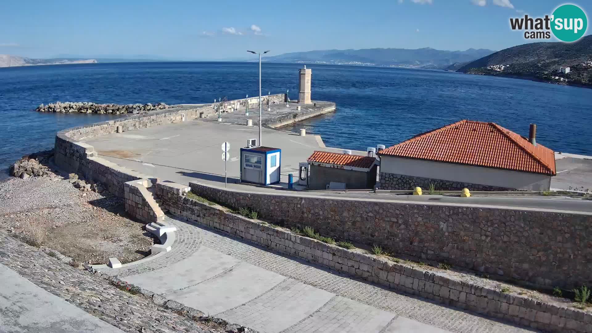Senj Hafen Webcam – Wellenbrecher & Leuchtturm Liveblick