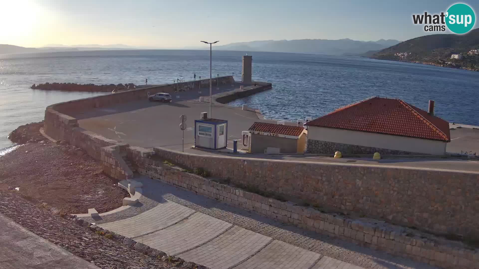 Web kamera Senj luka – Lukobran i svjetionik uživo
