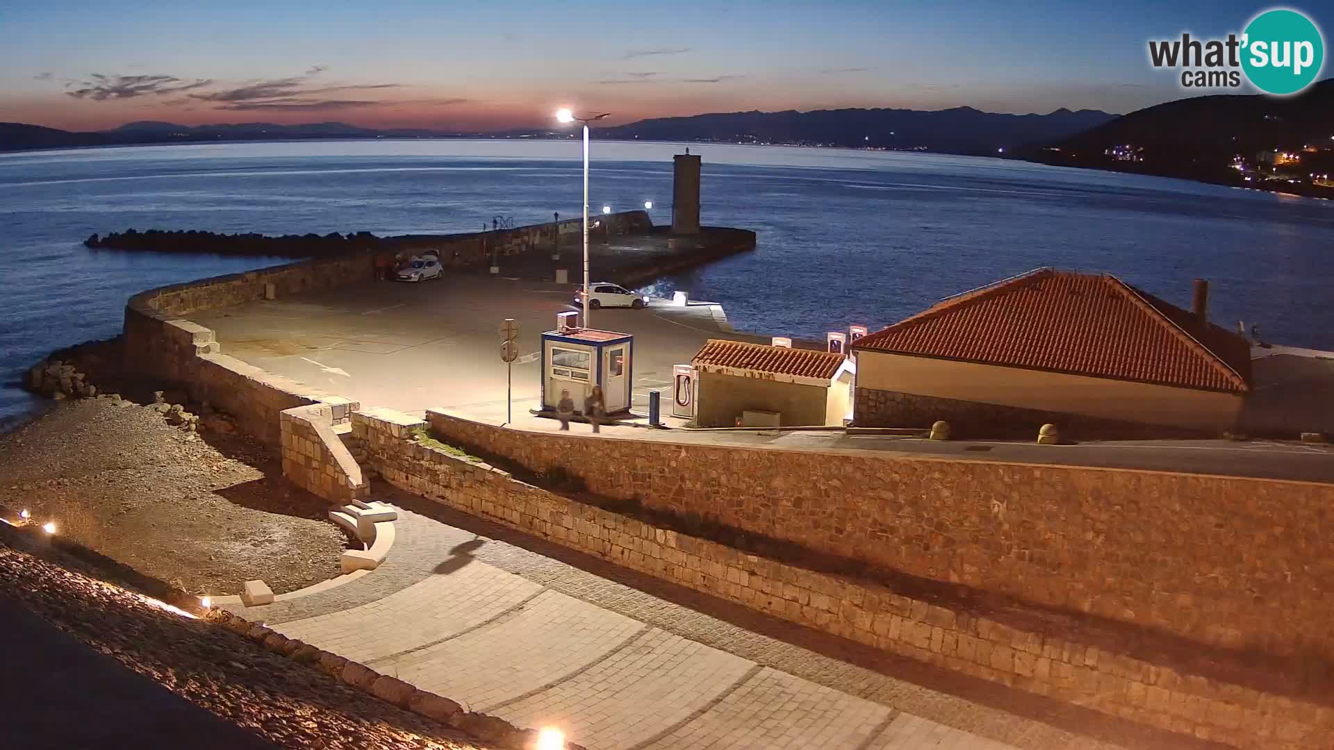 Senj Hafen Webcam – Wellenbrecher & Leuchtturm Liveblick