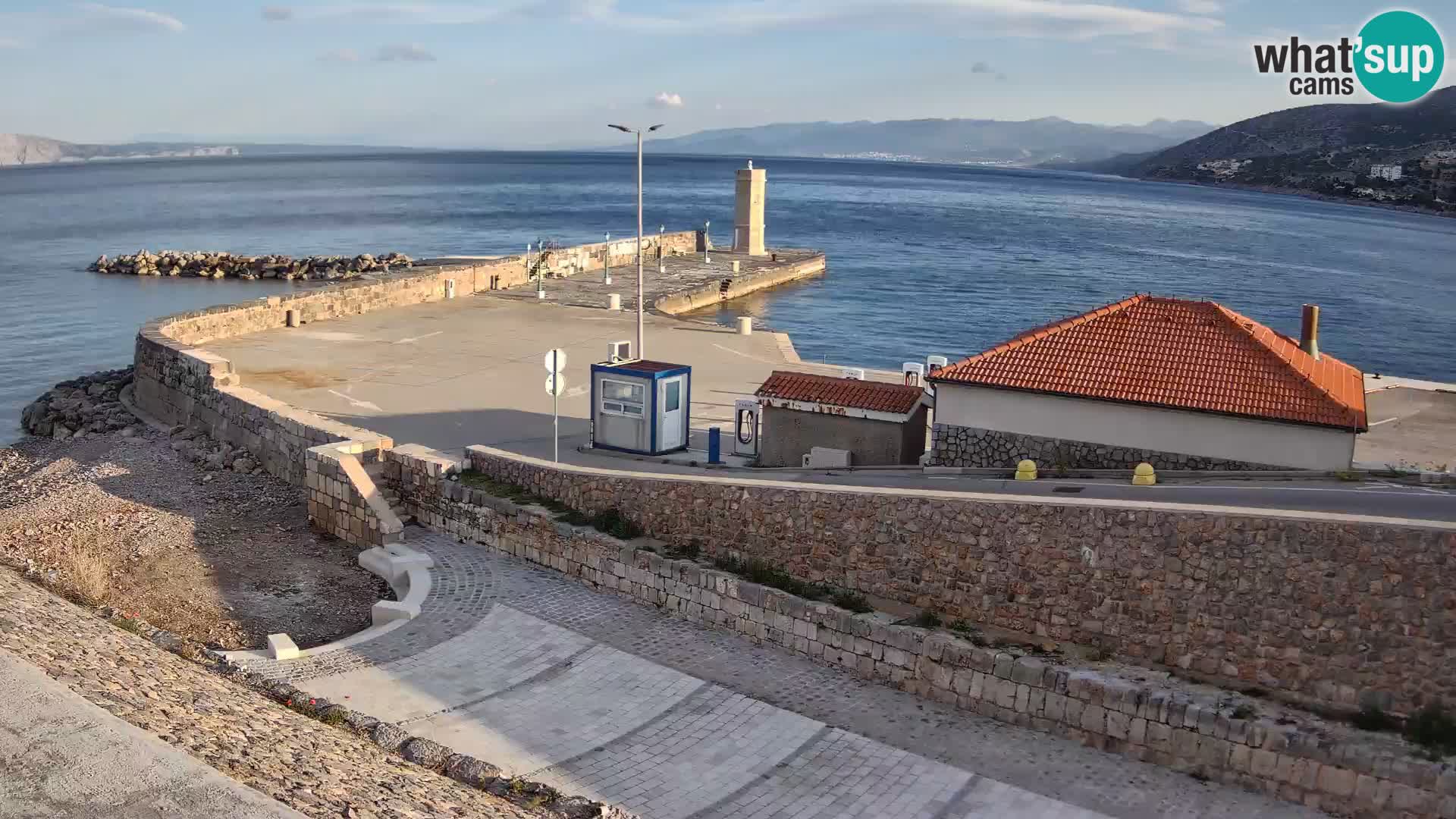 Senj Hafen Webcam – Wellenbrecher & Leuchtturm Liveblick