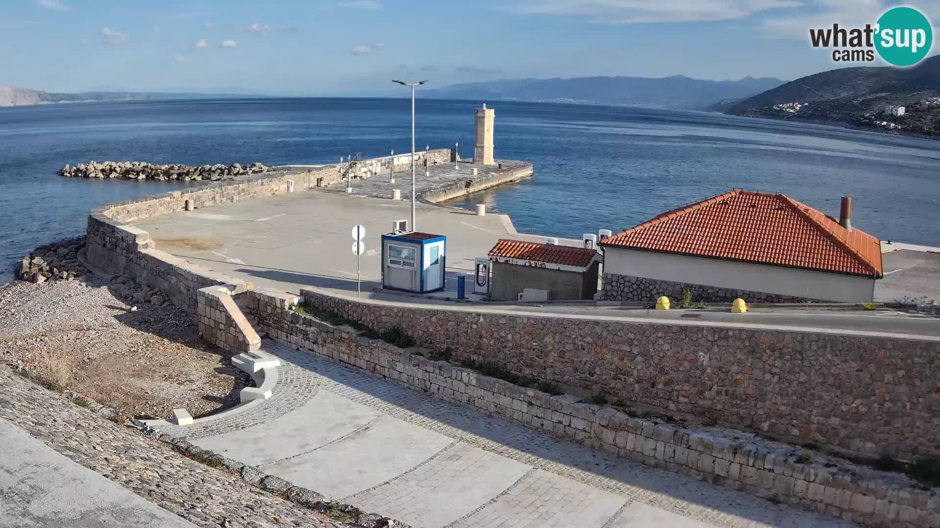 Web kamera Senj luka – Lukobran i svjetionik uživo