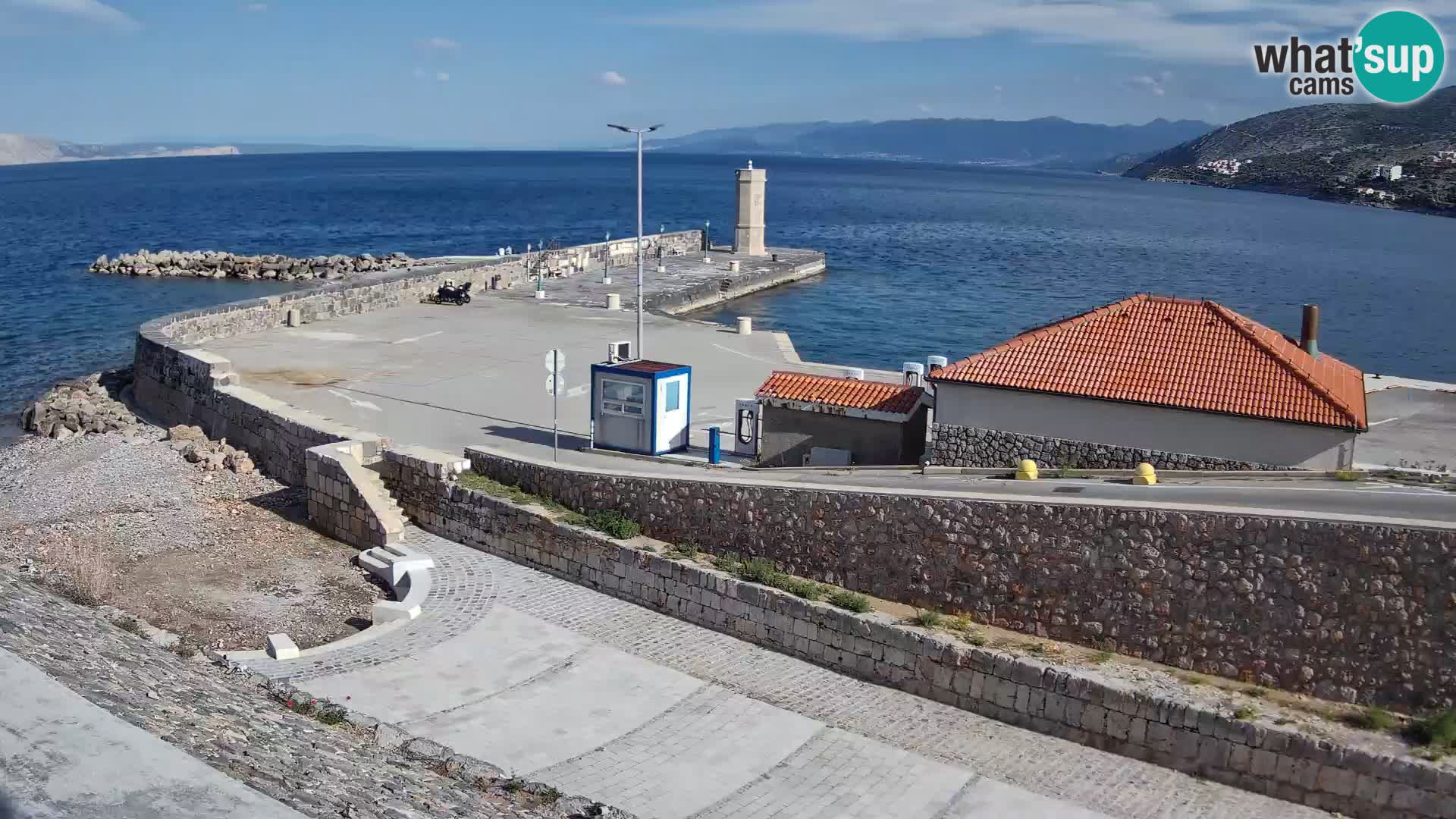 Web kamera Senj luka – Lukobran i svjetionik uživo