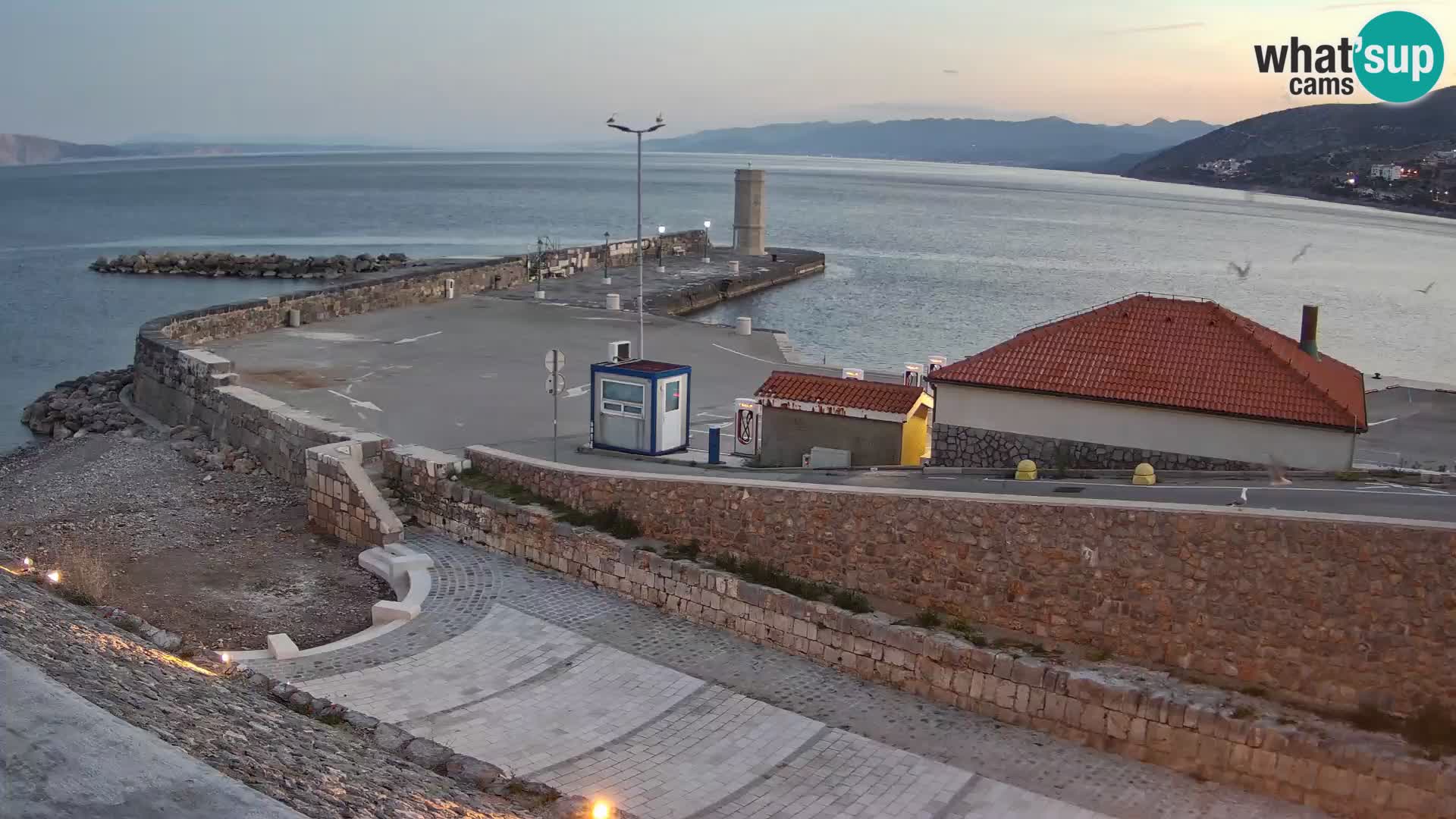 Senj Harbour Webcam – Breakwater & Lighthouse Live View
