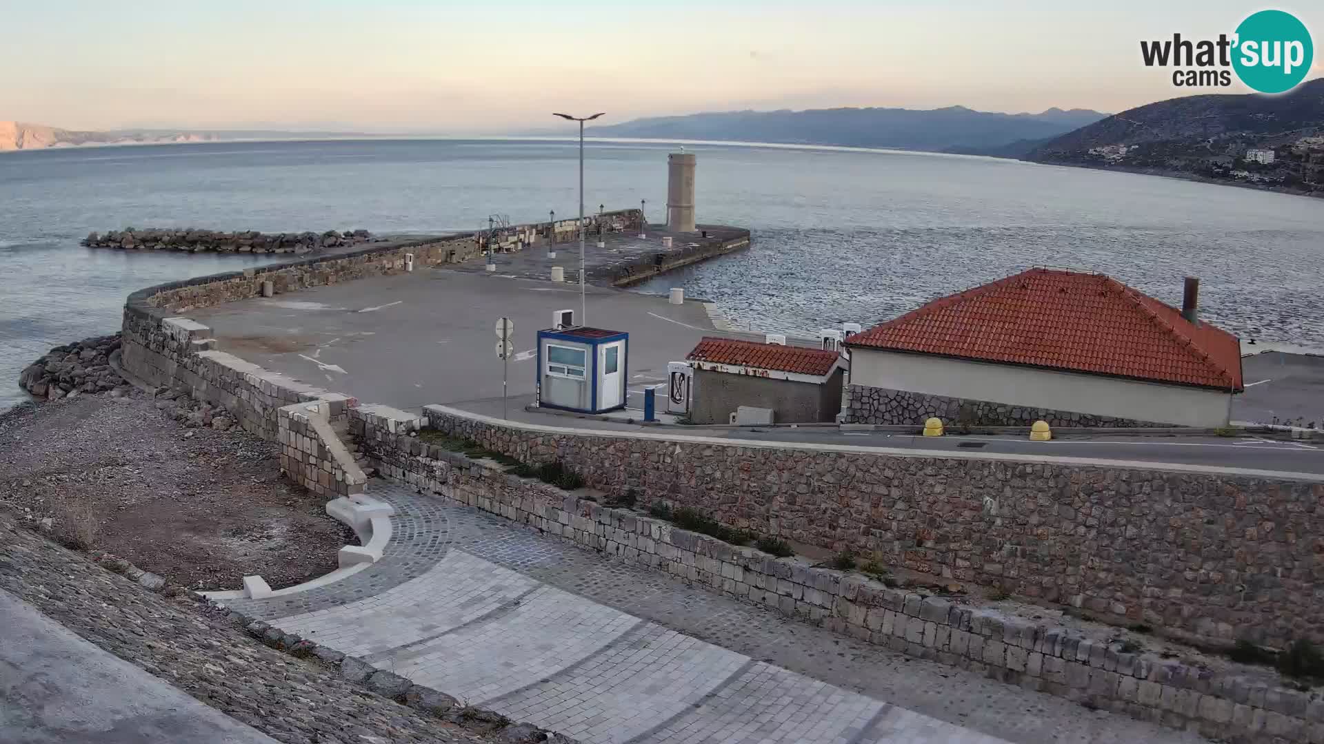 Senj Harbour Webcam – Breakwater & Lighthouse Live View