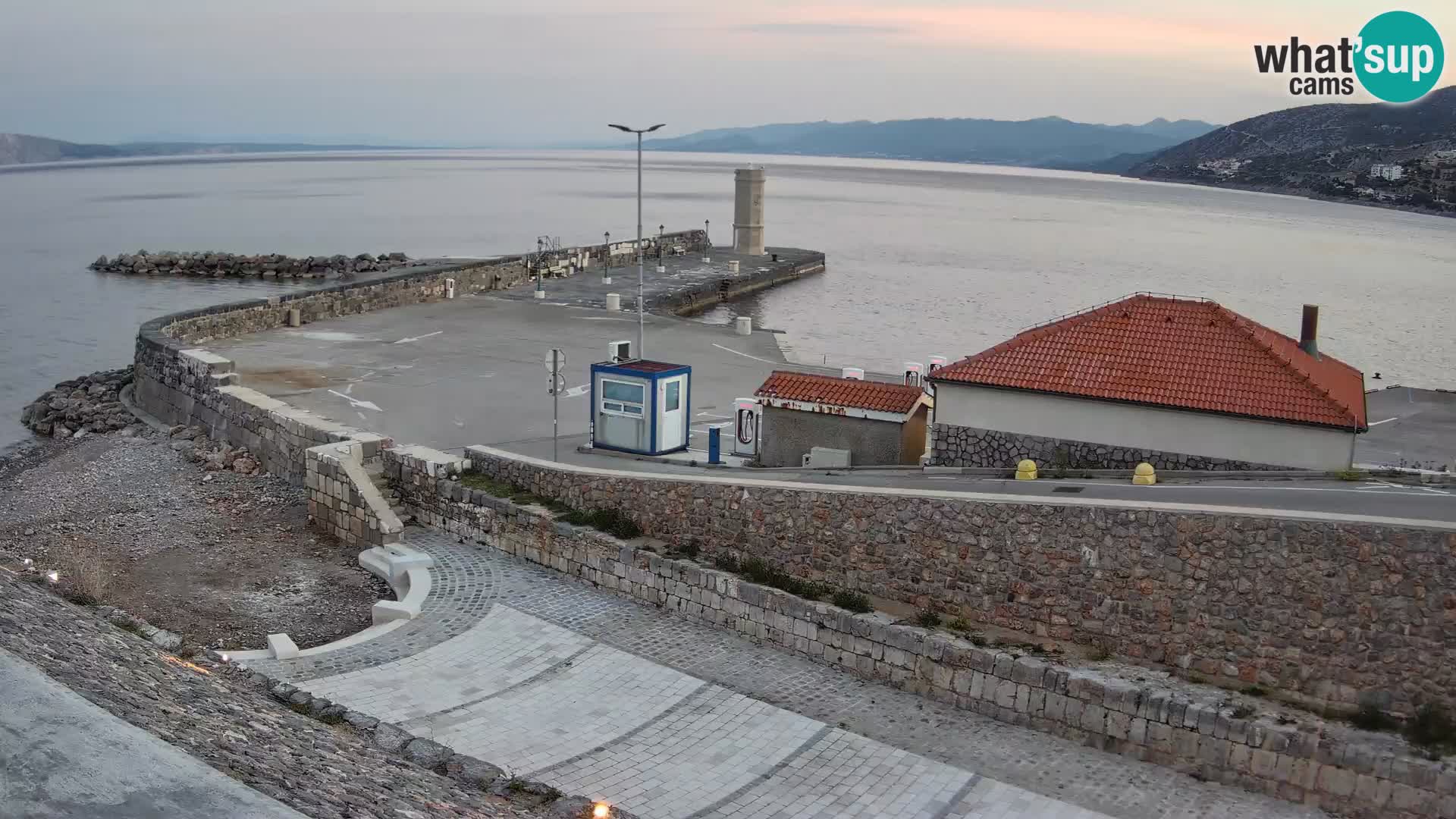 Webcam Porto di Segna – Frangiflutti e Faro in diretta