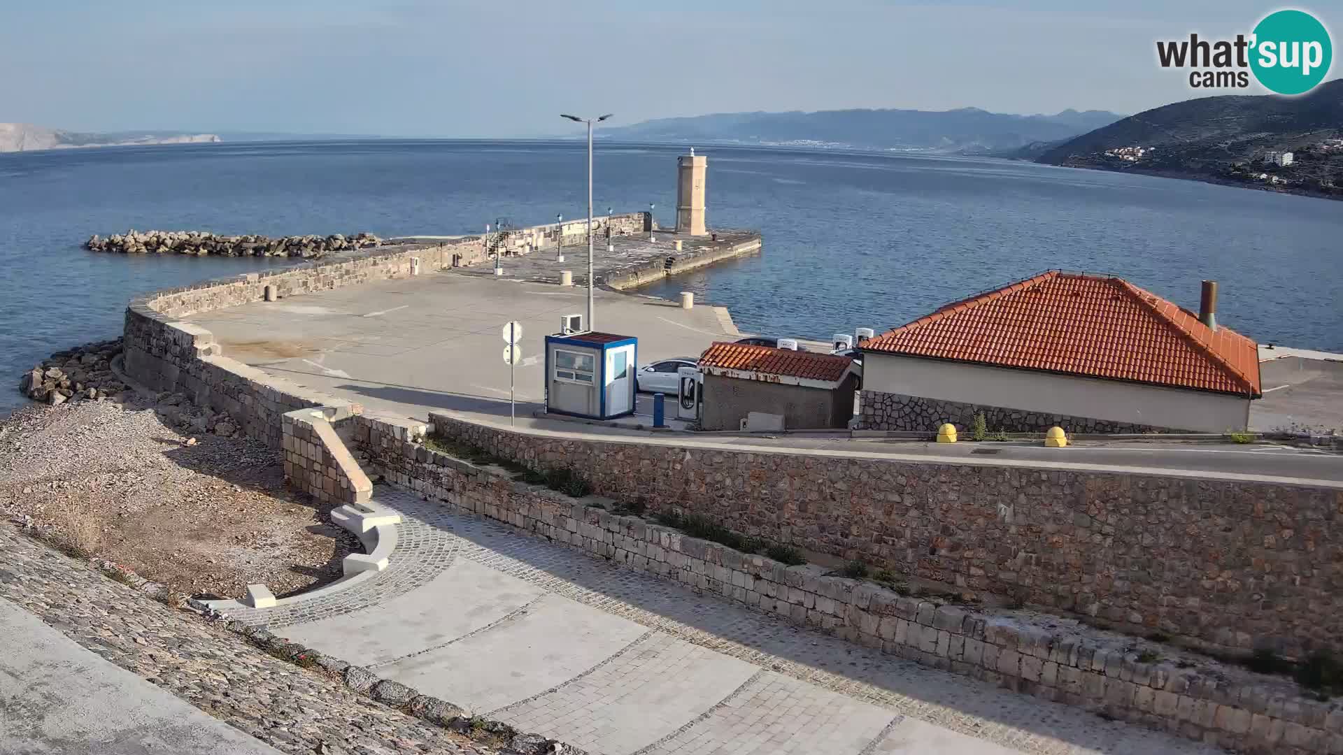 Senj Hafen Webcam – Wellenbrecher & Leuchtturm Liveblick