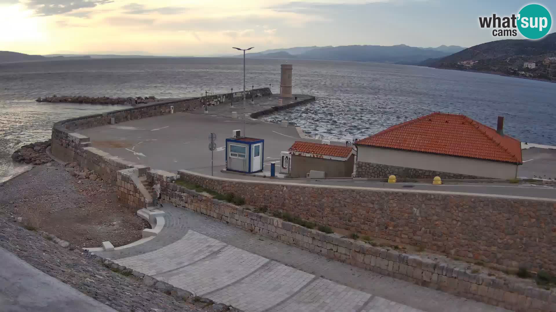 Senj Hafen Webcam – Wellenbrecher & Leuchtturm Liveblick