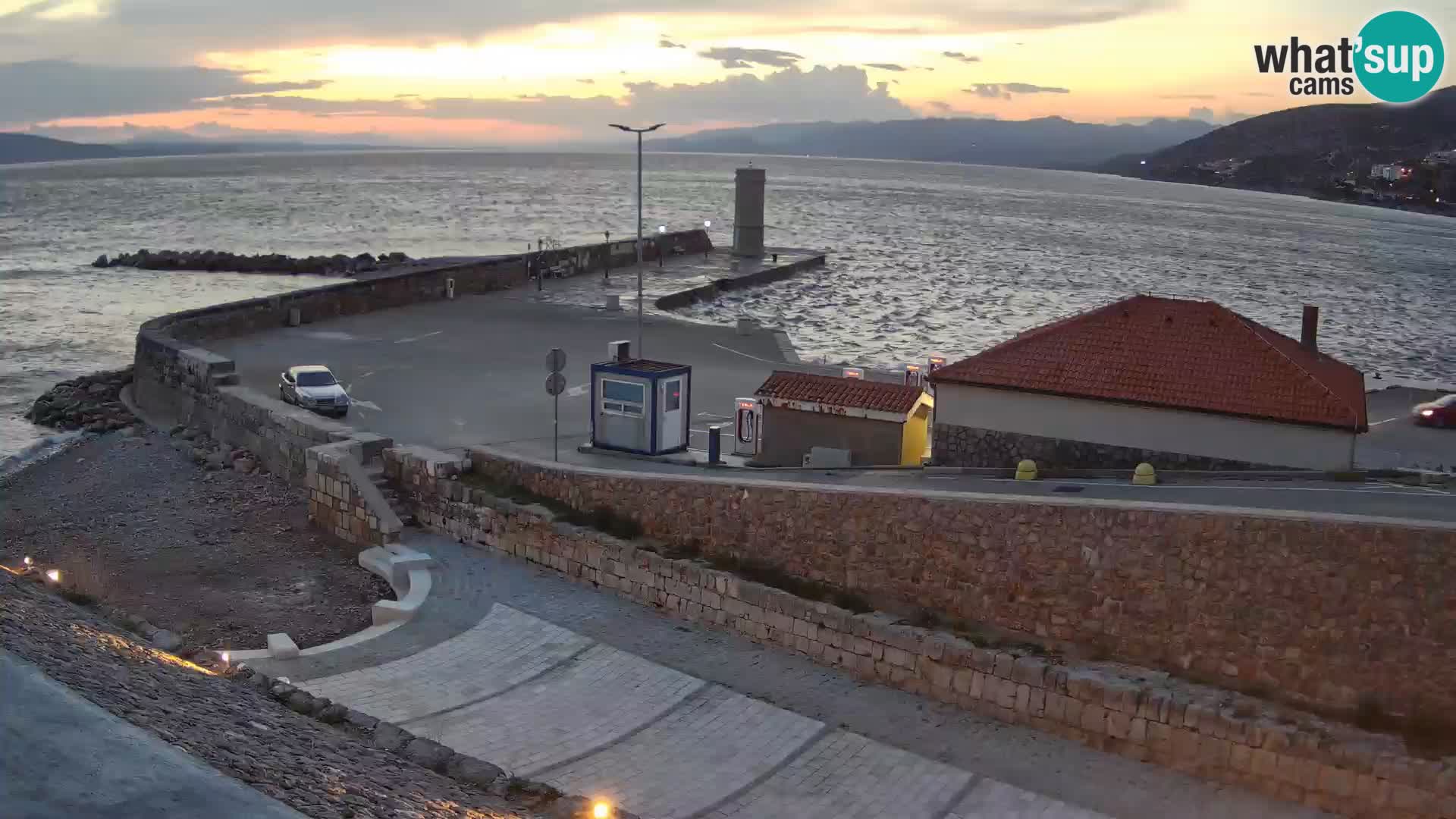 Senj Hafen Webcam – Wellenbrecher & Leuchtturm Liveblick