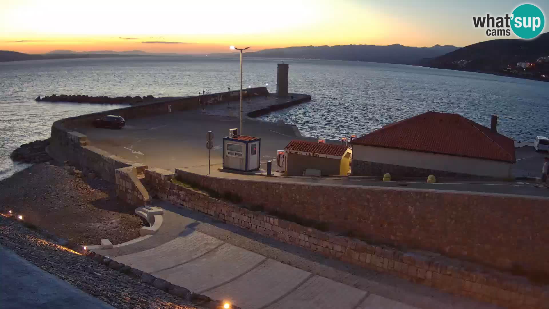 Webcam Porto di Segna – Frangiflutti e Faro in diretta