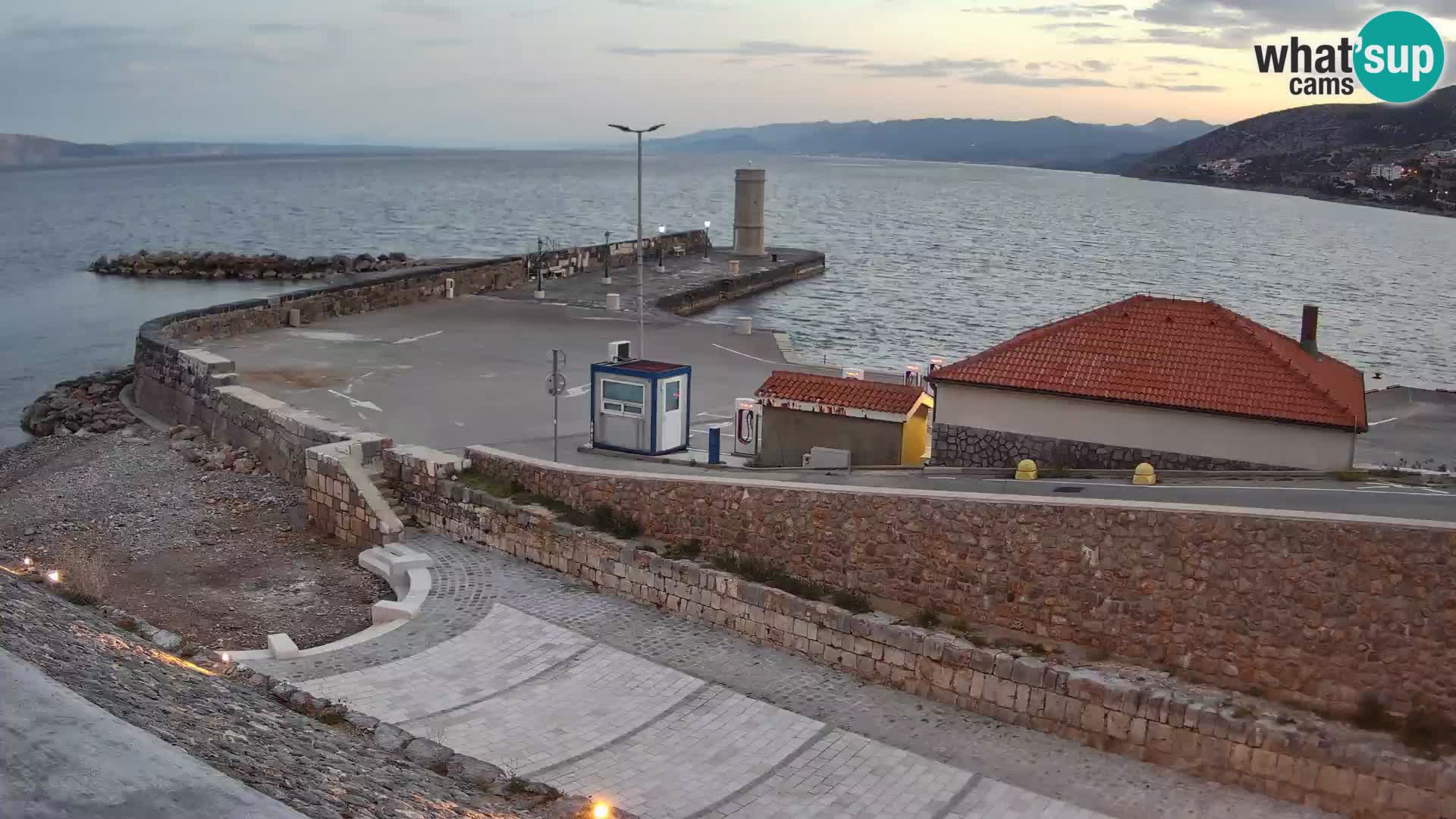 Webcam Porto di Segna – Frangiflutti e Faro in diretta