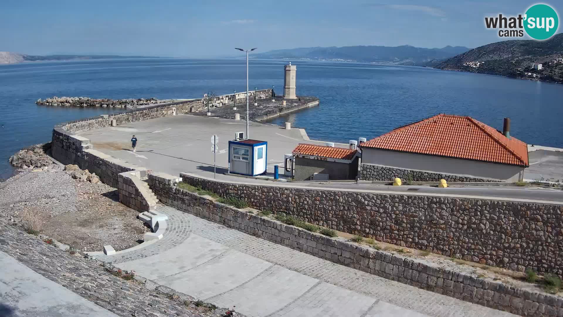 Webcam port de Senj – Vue sur la jetée et le phare