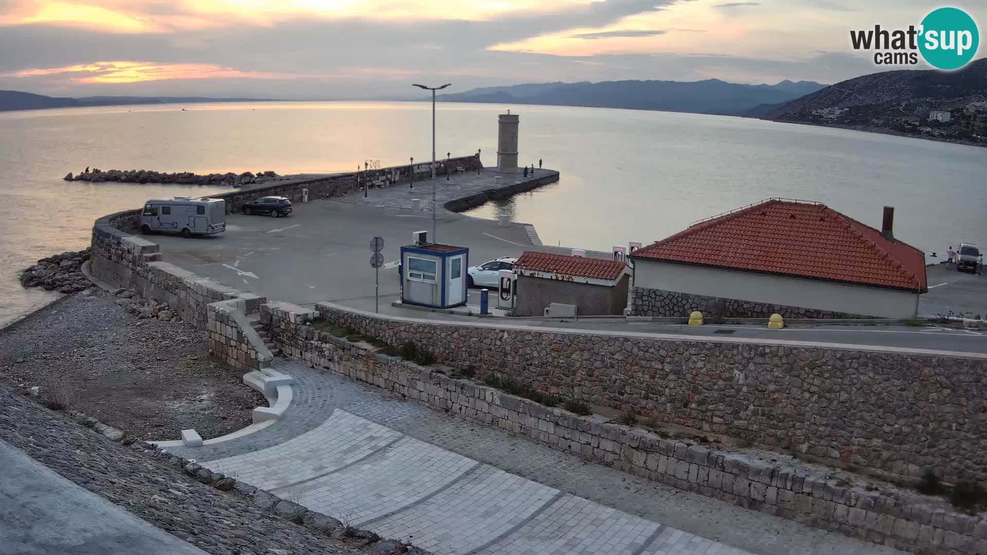 Webcam port de Senj – Vue sur la jetée et le phare