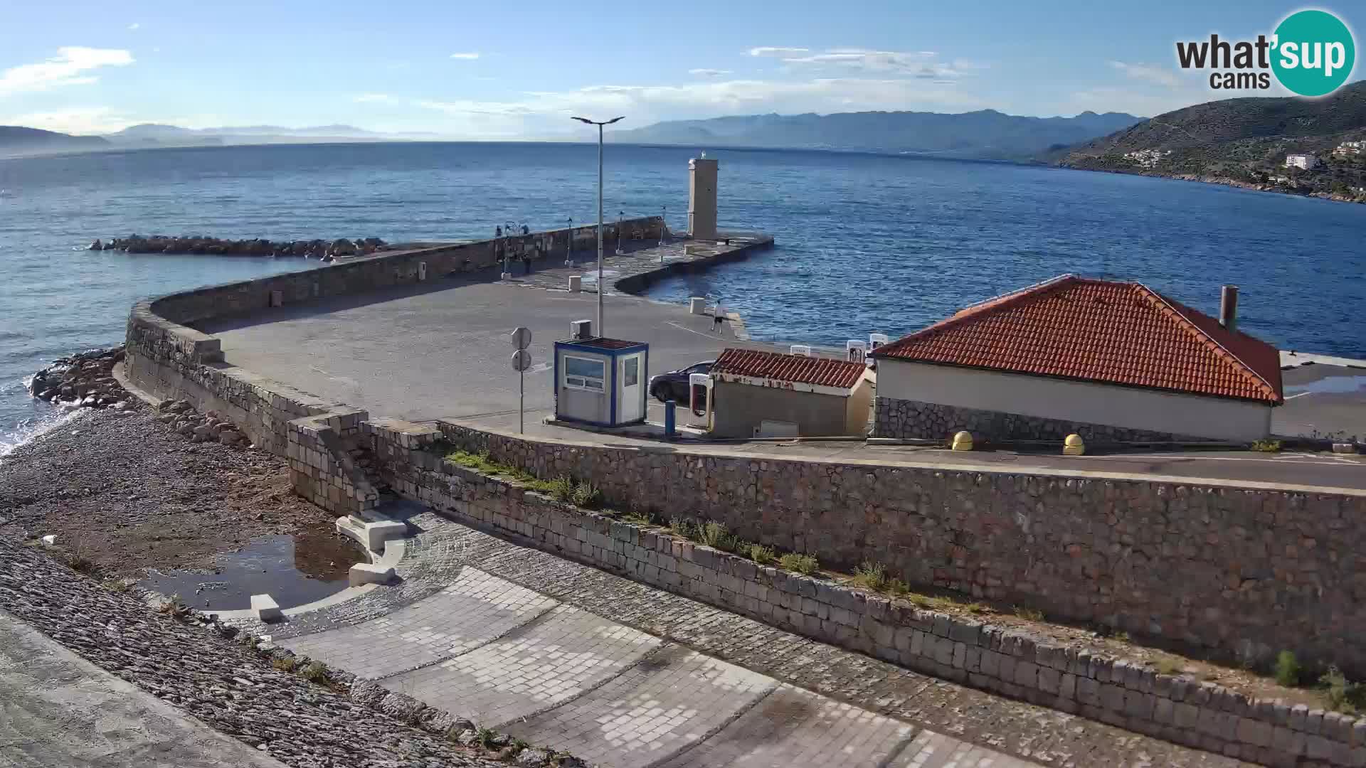 Webcam port de Senj – Vue sur la jetée et le phare