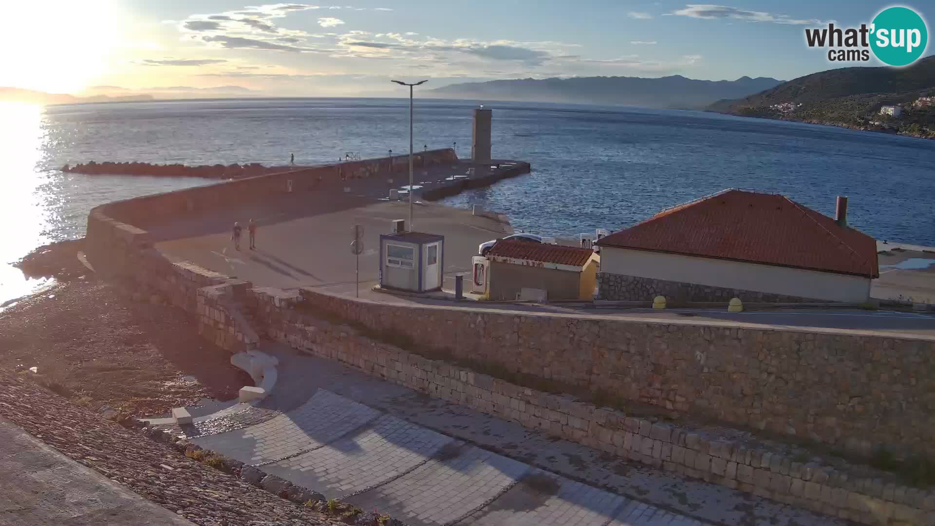 Senj Hafen Webcam – Wellenbrecher & Leuchtturm Liveblick