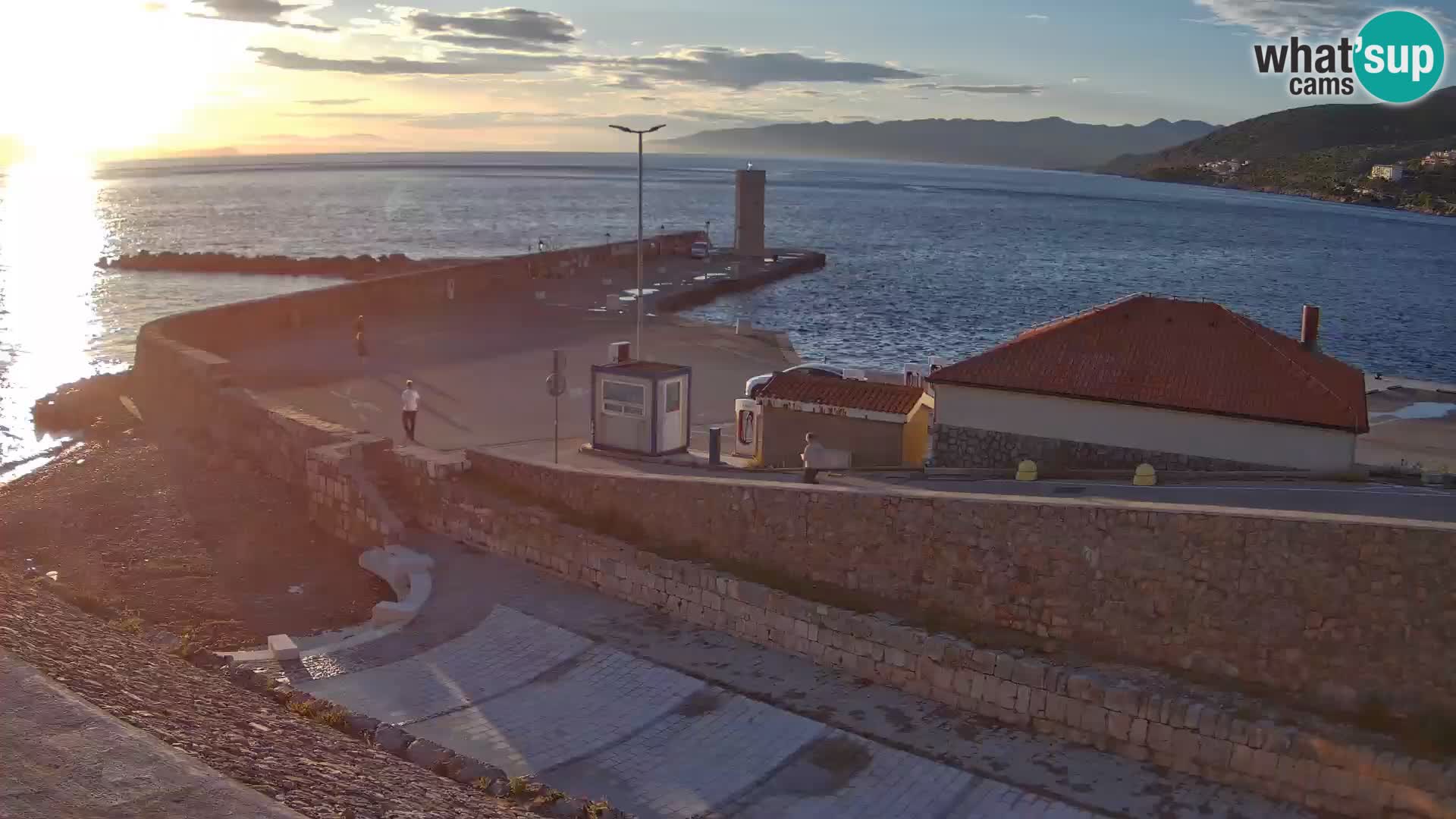 Senj Hafen Webcam – Wellenbrecher & Leuchtturm Liveblick