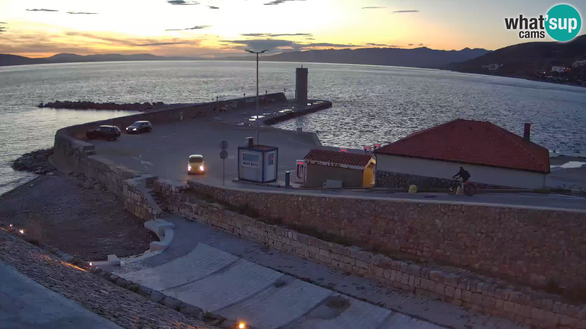 Senj Hafen Webcam – Wellenbrecher & Leuchtturm Liveblick