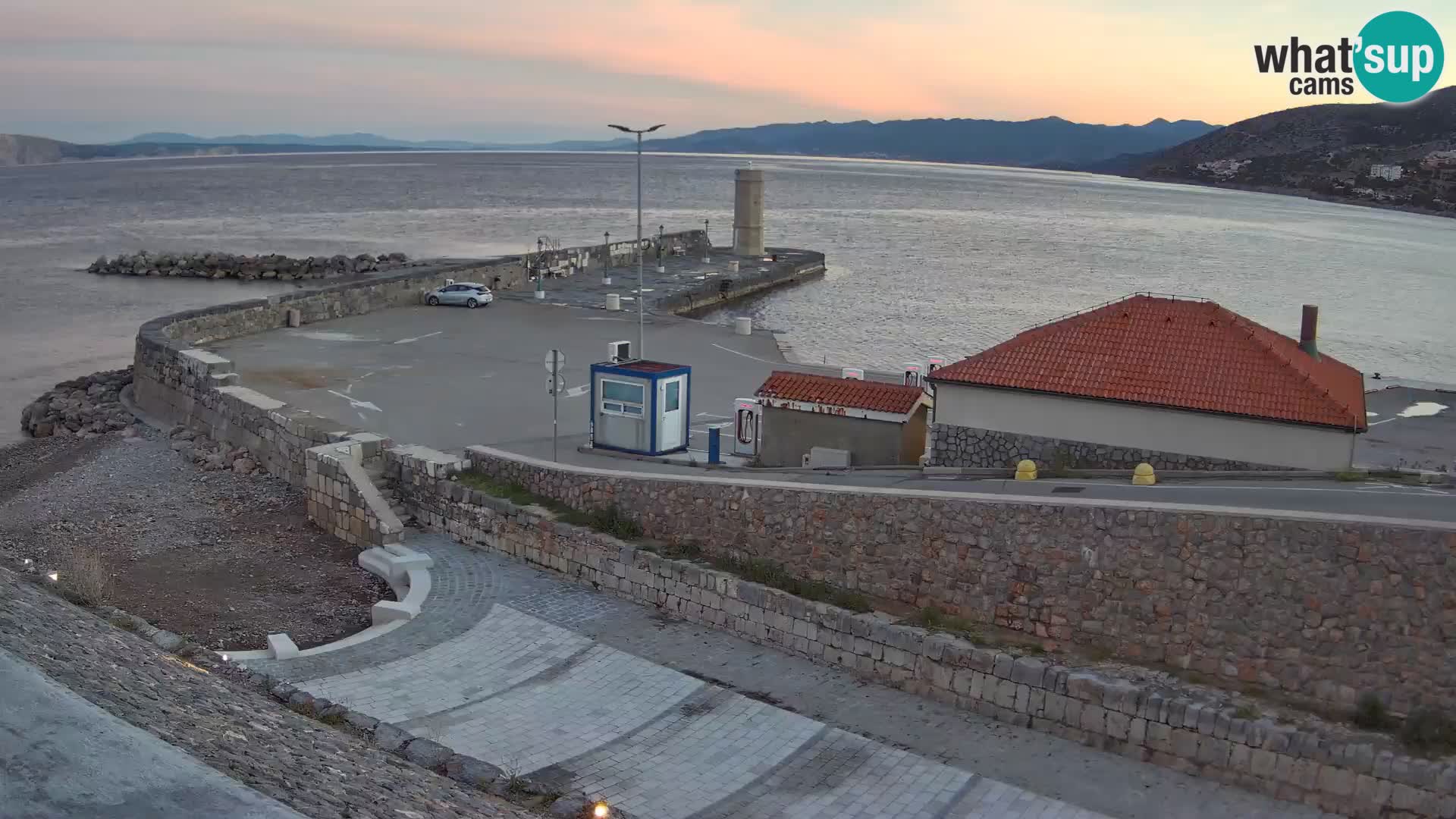 Web kamera Senj luka – Lukobran i svjetionik uživo