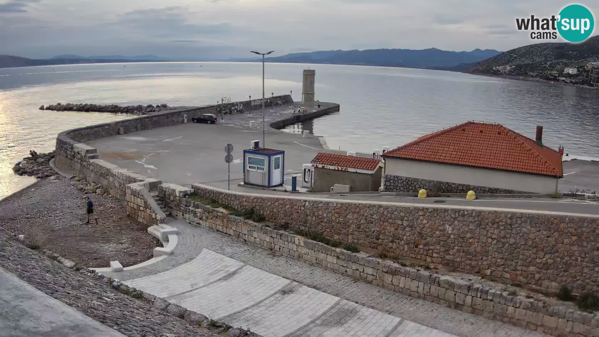 Webcam port de Senj – Vue sur la jetée et le phare
