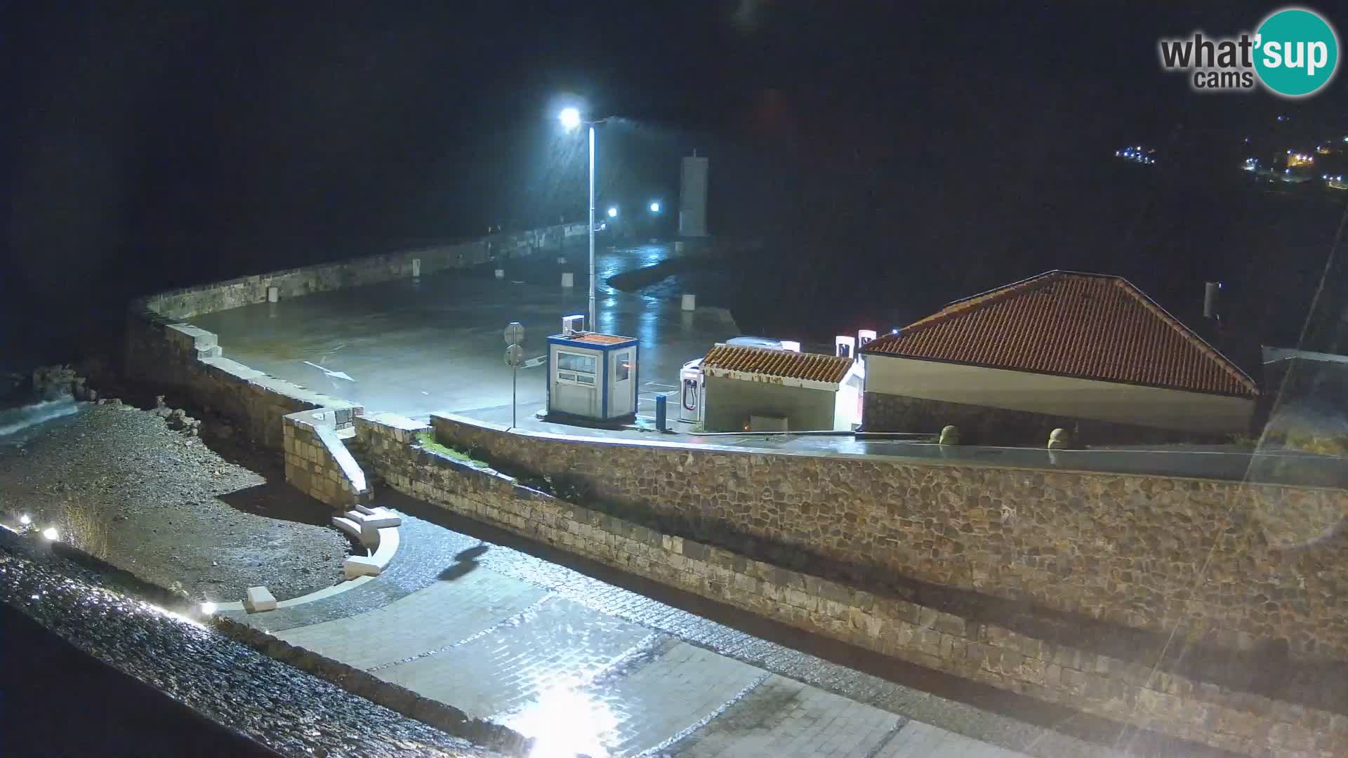 Webcam port de Senj – Vue sur la jetée et le phare