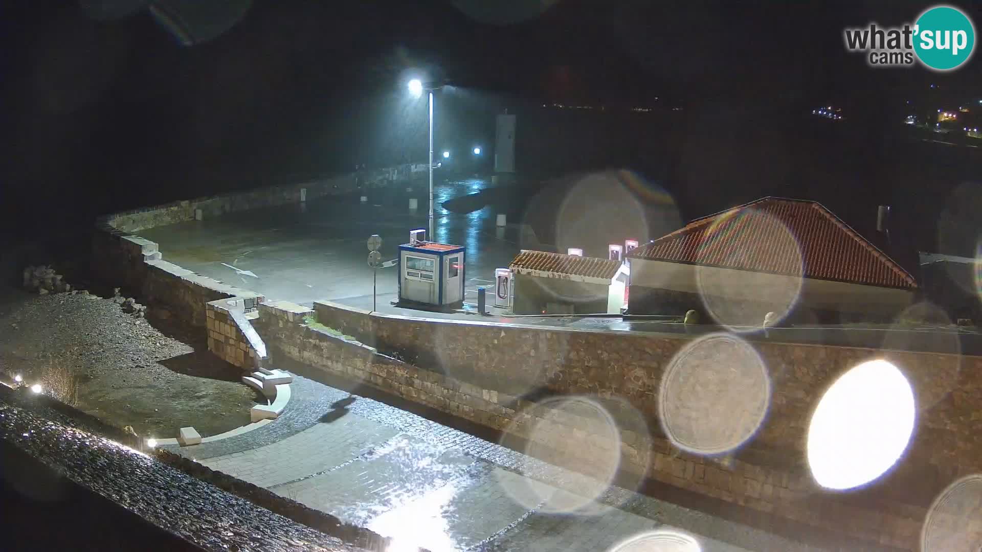 Senj Hafen Webcam – Wellenbrecher & Leuchtturm Liveblick