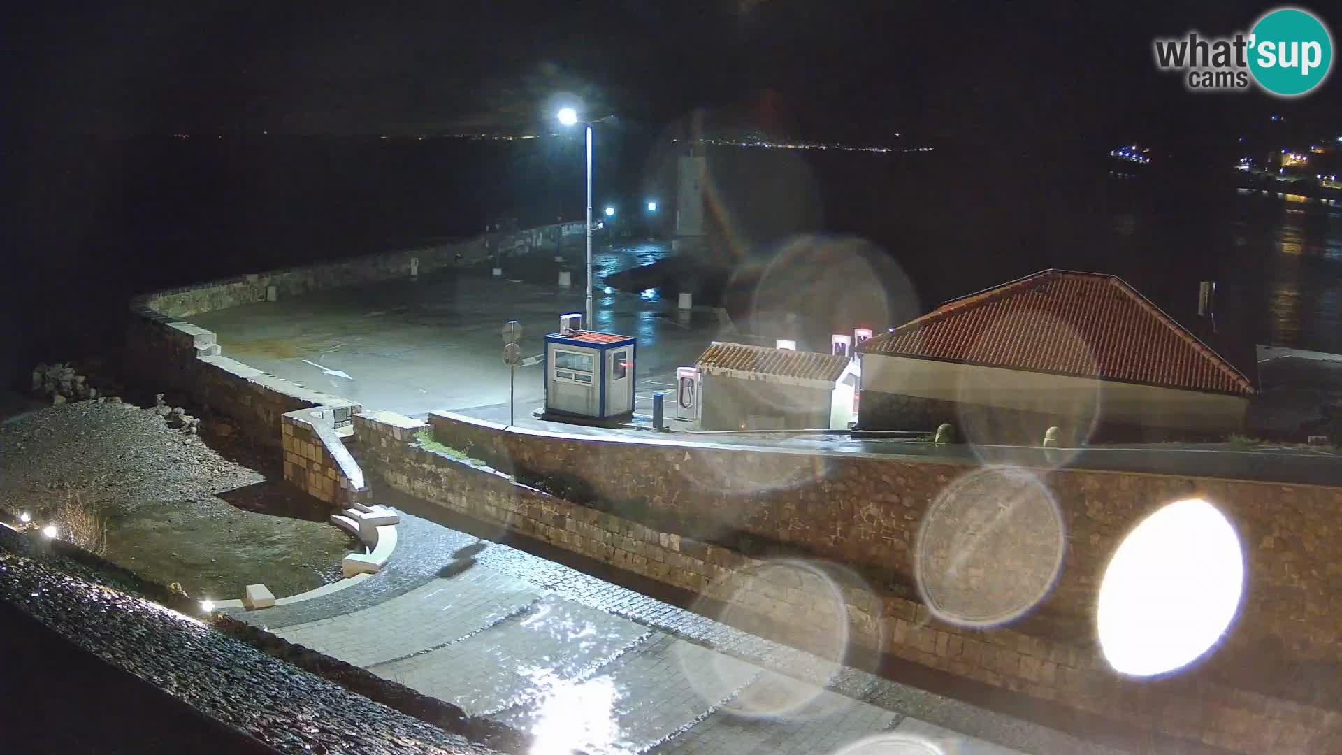 Senj Hafen Webcam – Wellenbrecher & Leuchtturm Liveblick