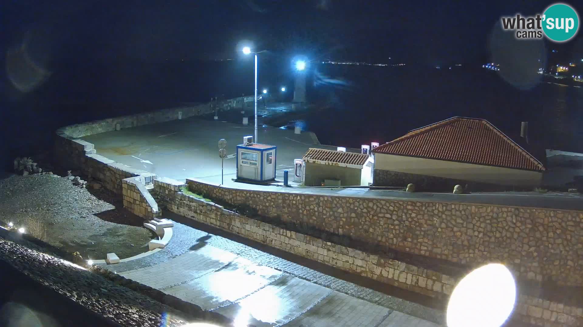 Senj Hafen Webcam – Wellenbrecher & Leuchtturm Liveblick